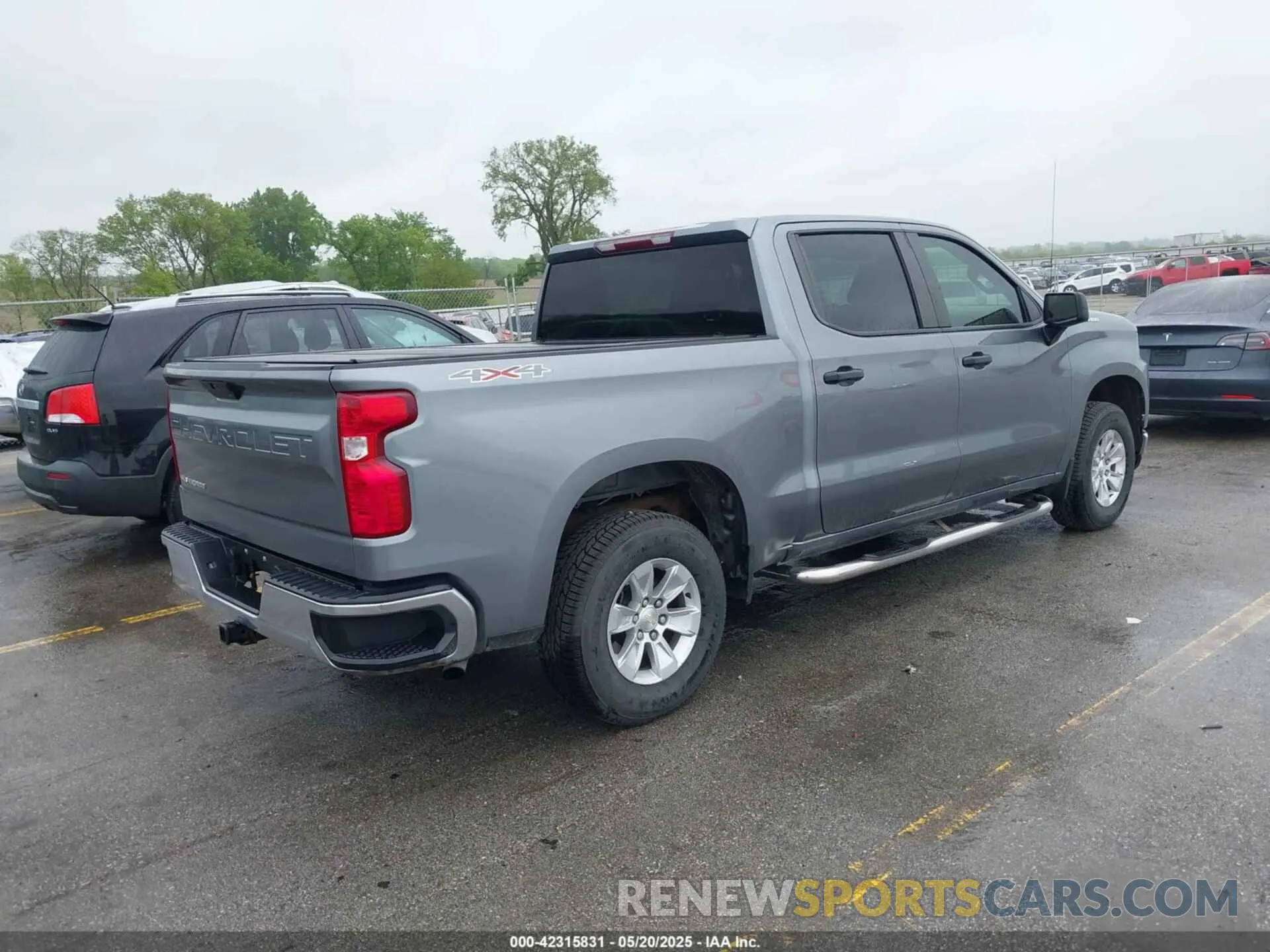4 Photograph of a damaged car 1GCUYAEF3KZ323471 CHEVROLET SILVERADO 1500 2019