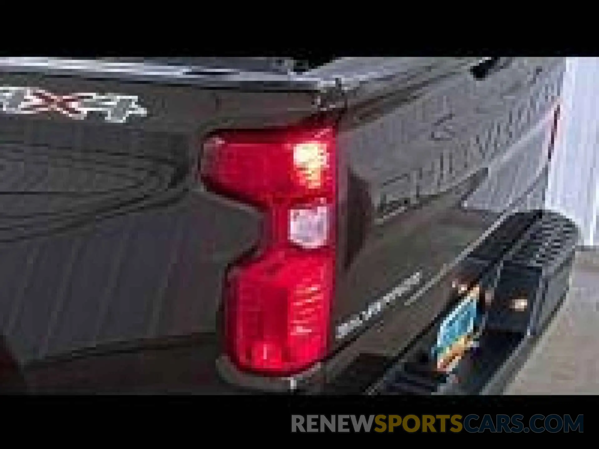32 Photograph of a damaged car 1GCUYAEFXKZ224081 CHEVROLET SILVERADO 1500 2019