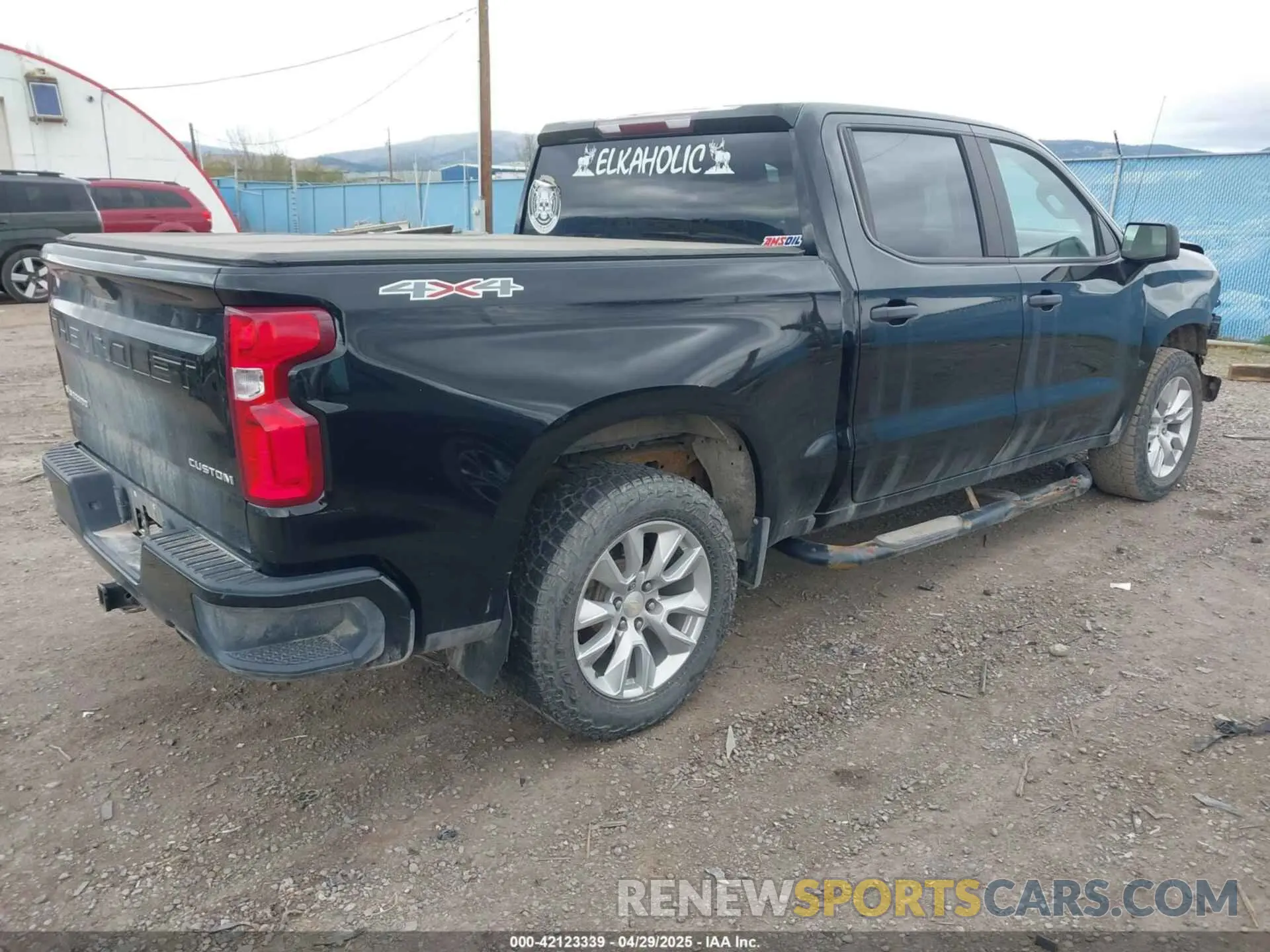4 Photograph of a damaged car 1GCUYBEF2KZ392013 CHEVROLET SILVERADO 1500 2019