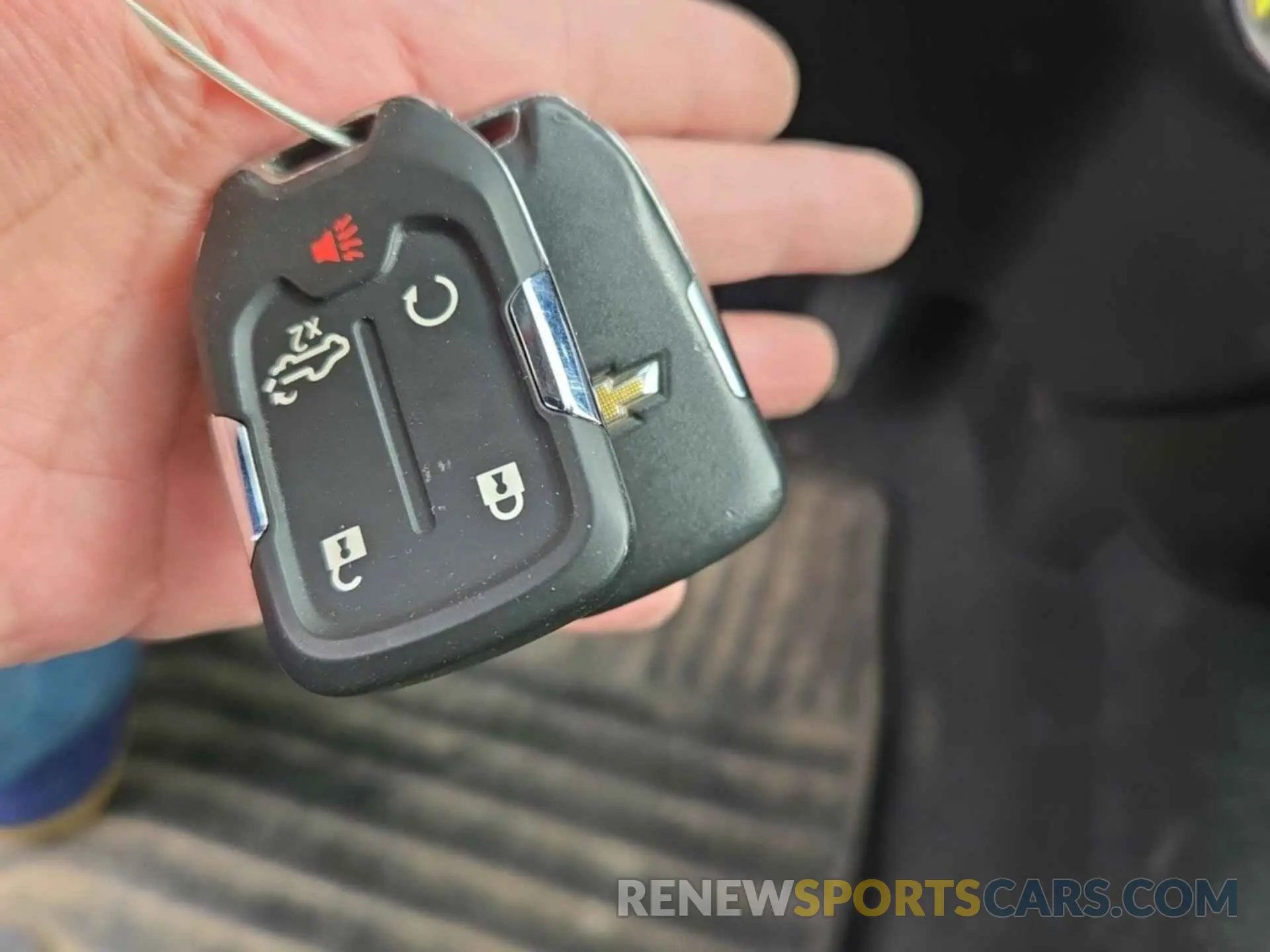 9 Photograph of a damaged car 1GCUYDED0KZ281728 CHEVROLET SILVERADO 1500 2019