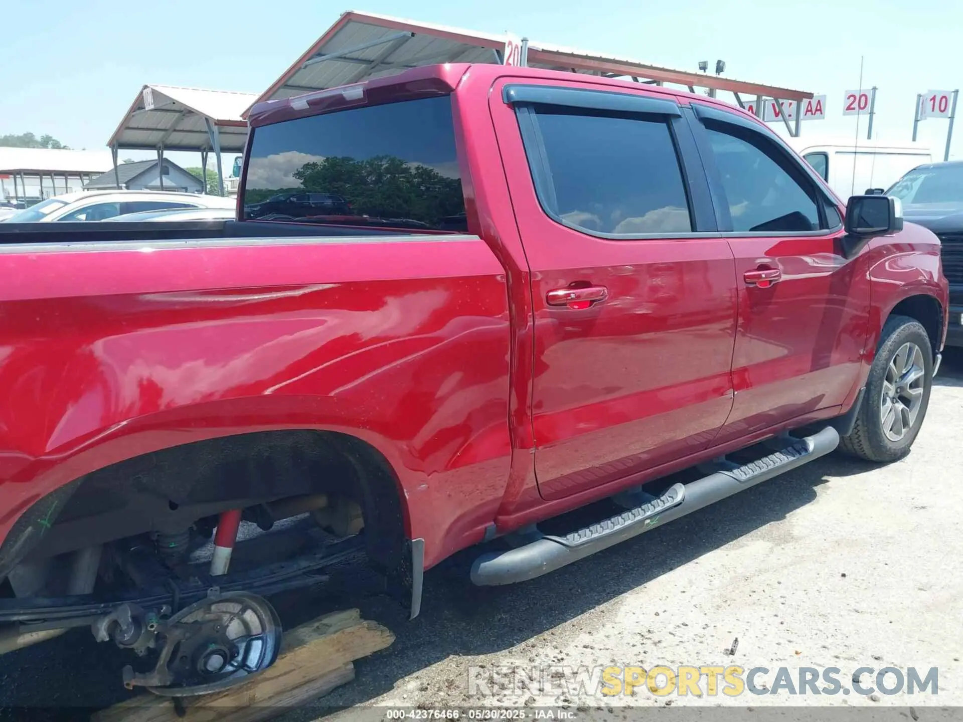 18 Photograph of a damaged car 1GCUYDED1KZ102063 CHEVROLET SILVERADO 1500 2019