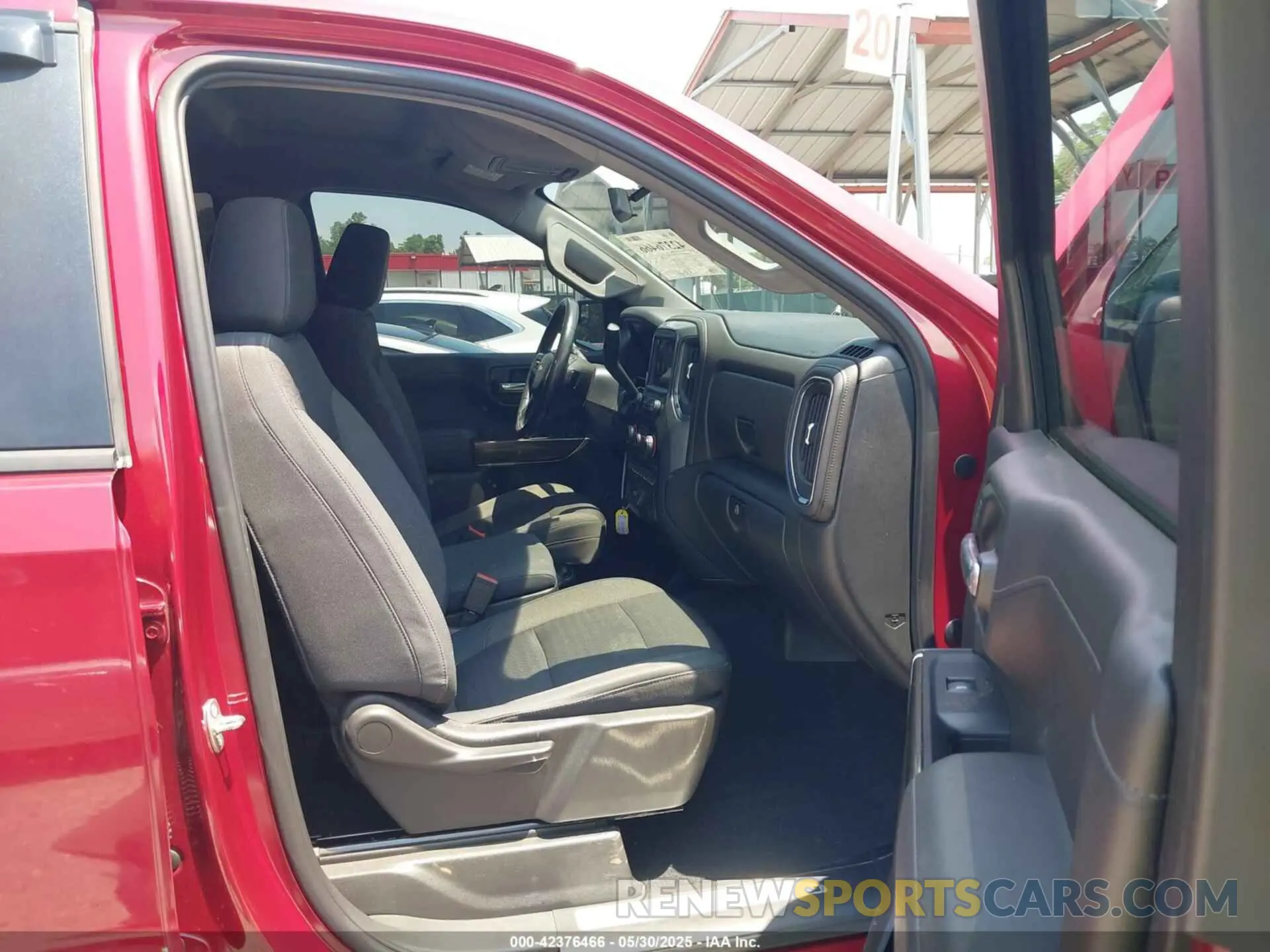 5 Photograph of a damaged car 1GCUYDED1KZ102063 CHEVROLET SILVERADO 1500 2019