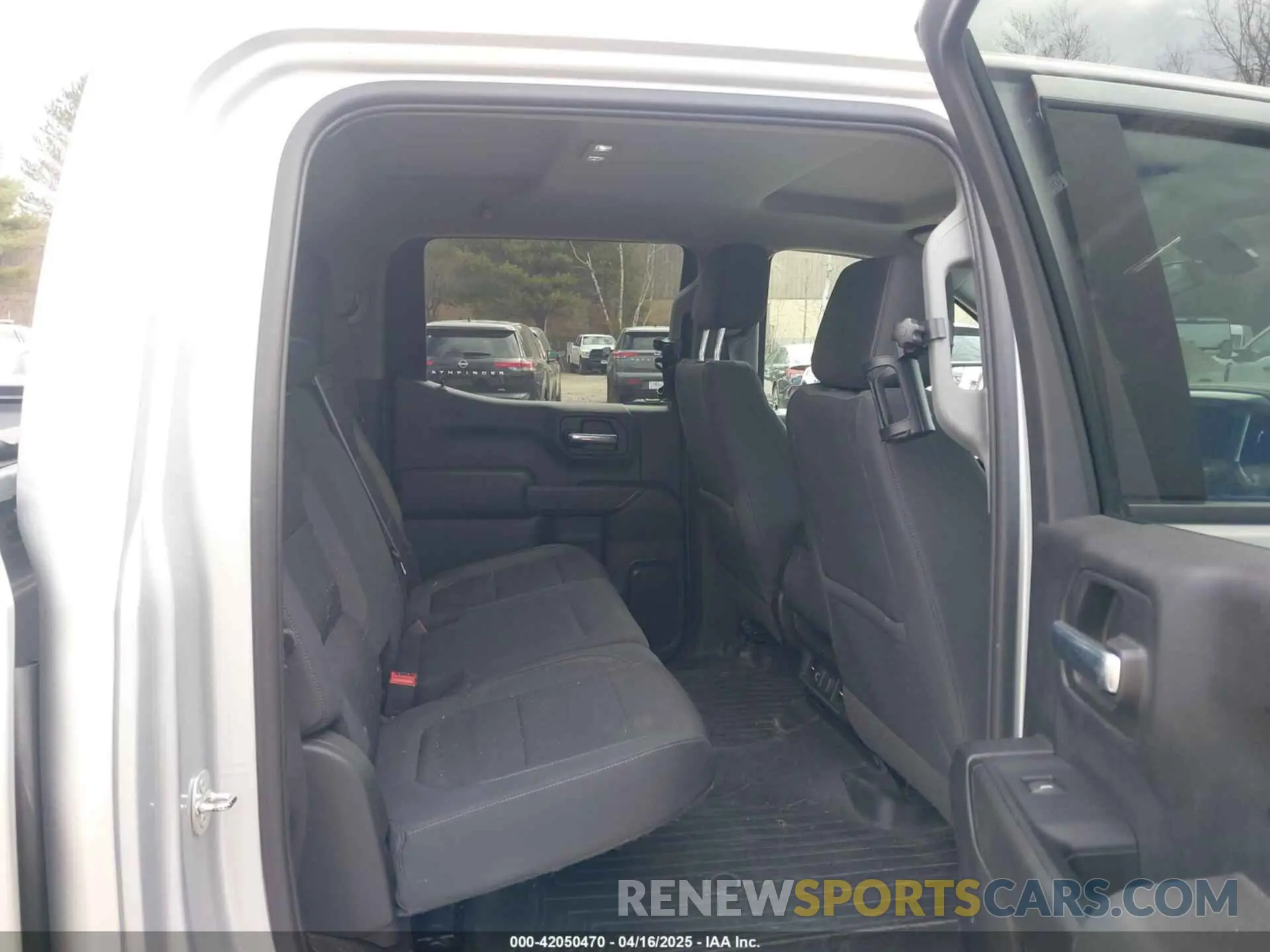 8 Photograph of a damaged car 1GCUYDED1KZ111474 CHEVROLET SILVERADO 1500 2019