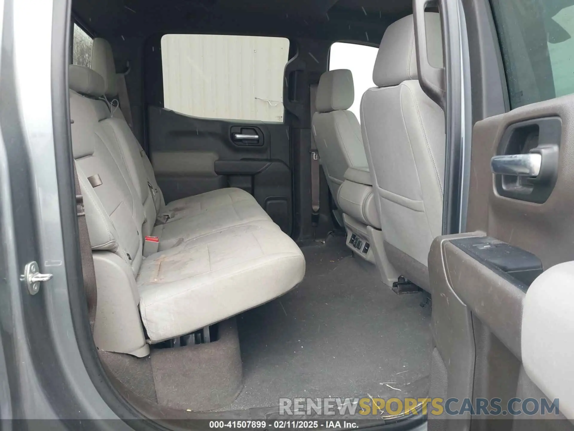 8 Photograph of a damaged car 1GCUYDED1KZ259950 CHEVROLET SILVERADO 1500 2019