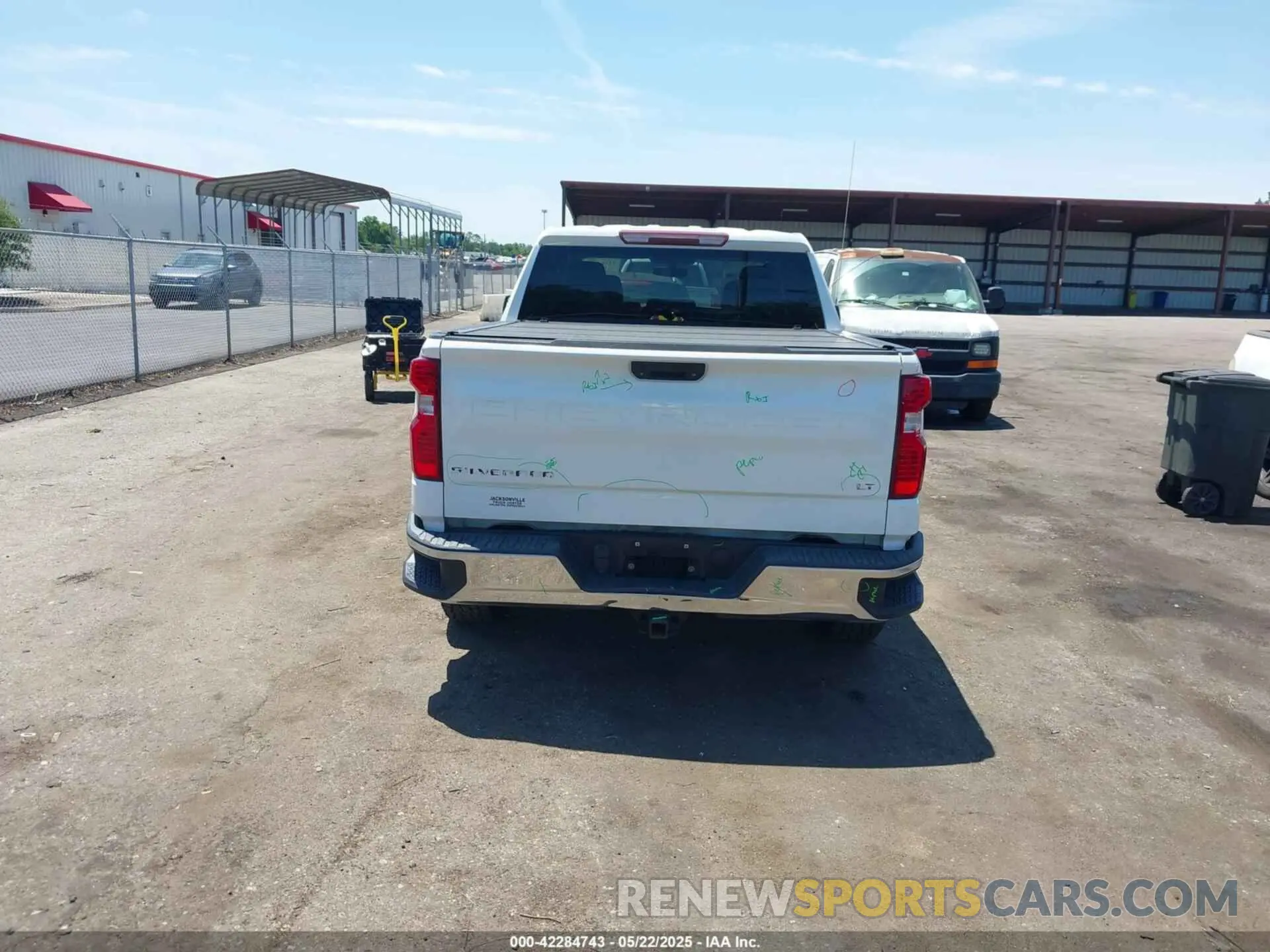 17 Photograph of a damaged car 1GCUYDED4KZ318148 CHEVROLET SILVERADO 1500 2019