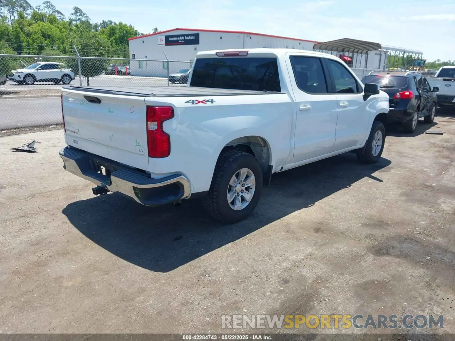4 Photograph of a damaged car 1GCUYDED4KZ318148 CHEVROLET SILVERADO 1500 2019
