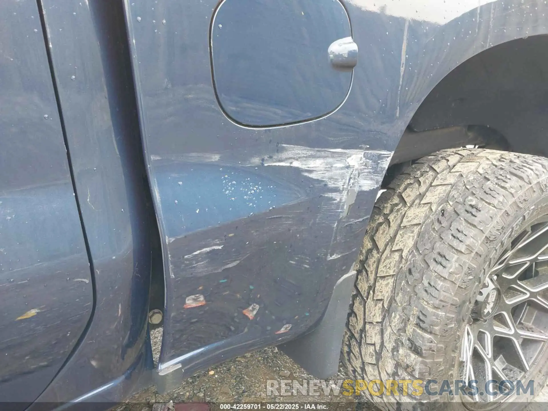 17 Photograph of a damaged car 1GCUYDED4KZ327271 CHEVROLET SILVERADO 1500 2019