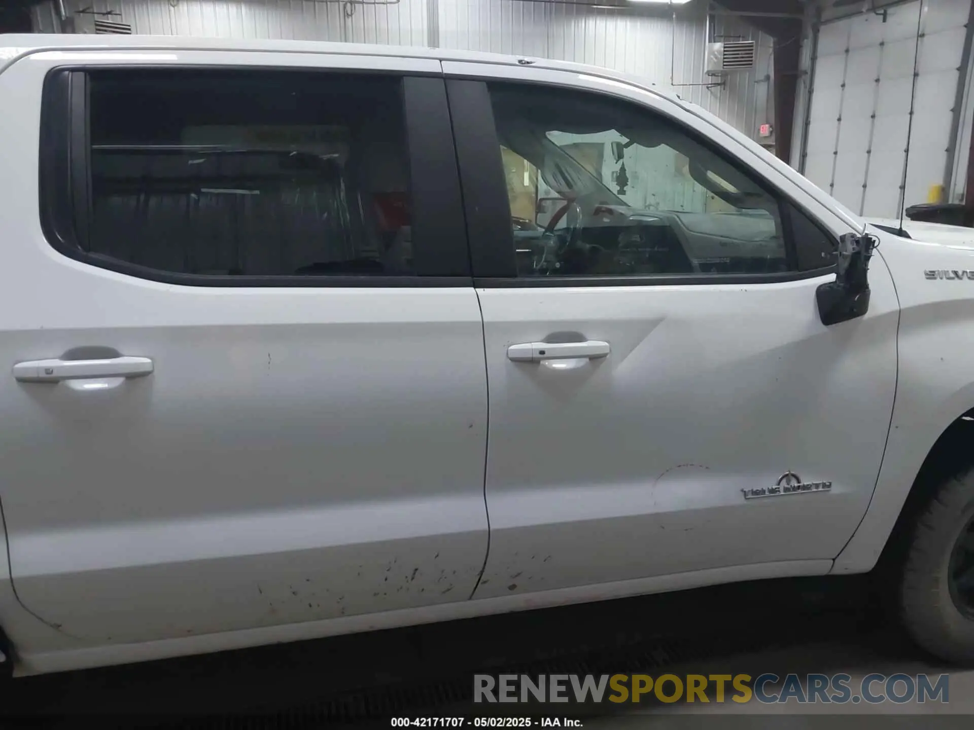 14 Photograph of a damaged car 1GCUYDED4KZ335712 CHEVROLET SILVERADO 1500 2019