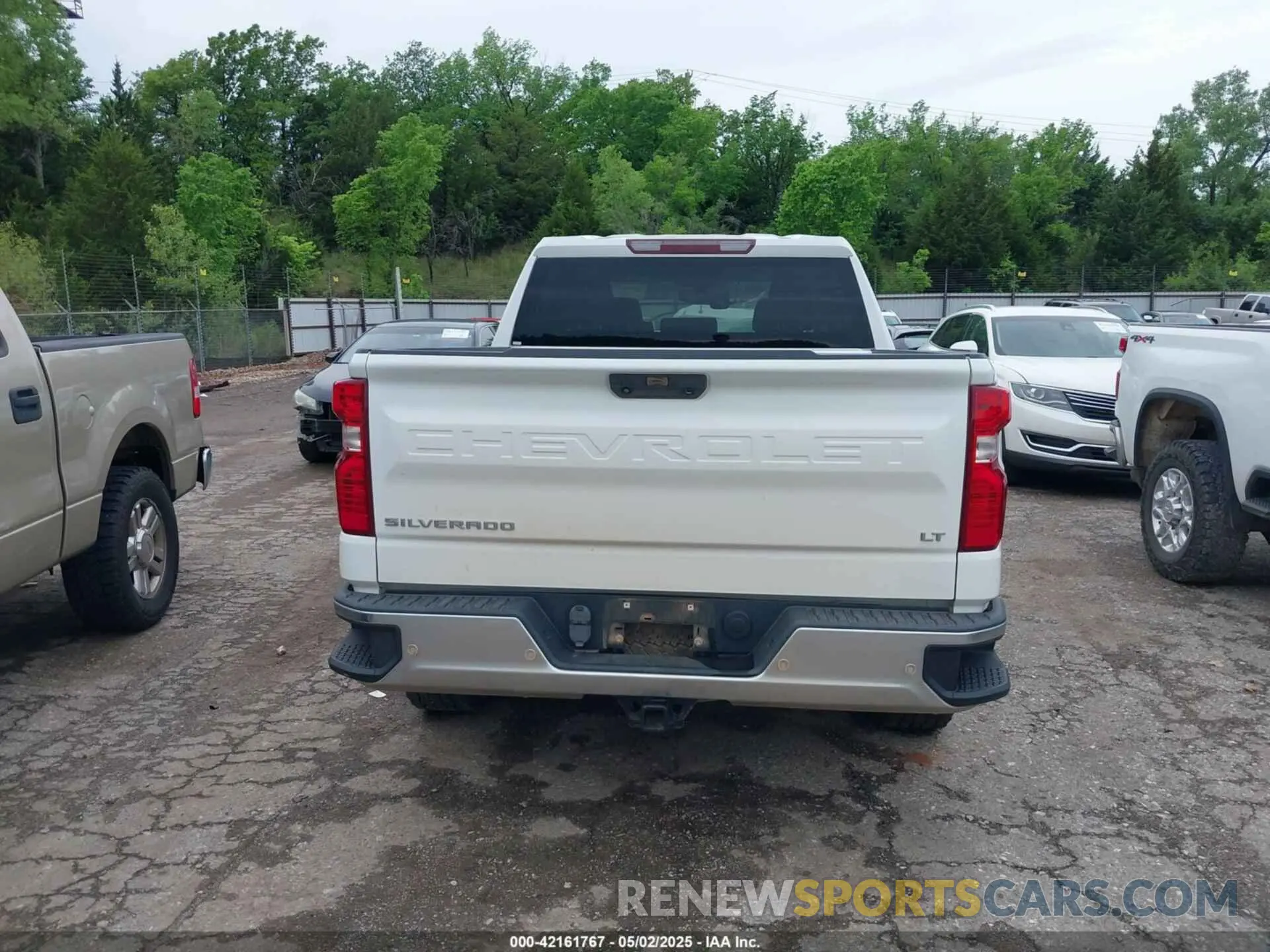 16 Photograph of a damaged car 1GCUYDED5KZ370209 CHEVROLET SILVERADO 1500 2019