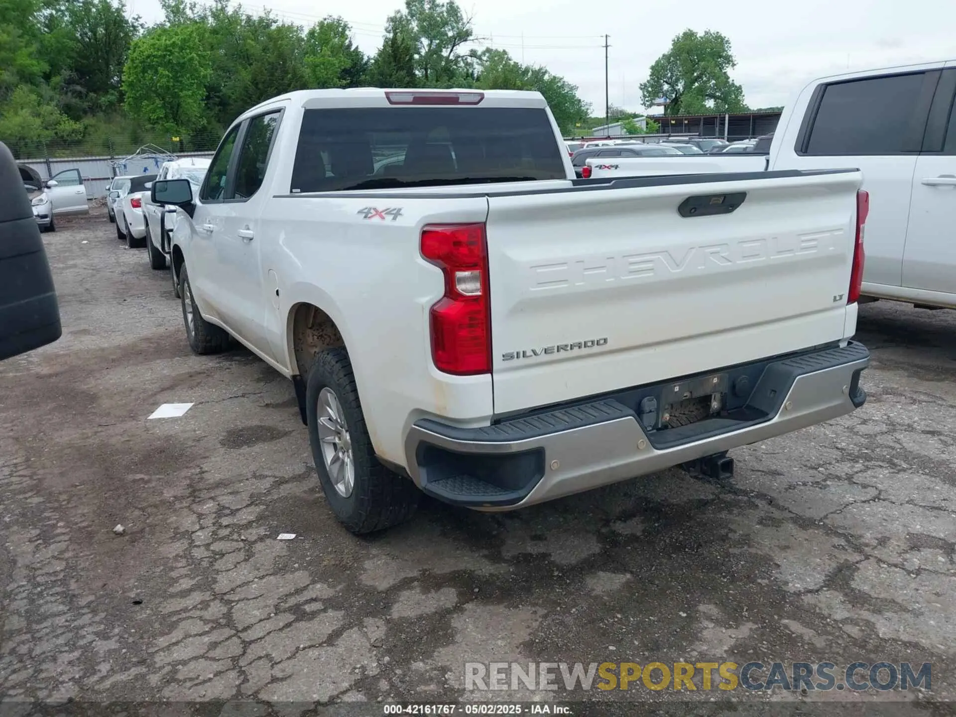 3 Photograph of a damaged car 1GCUYDED5KZ370209 CHEVROLET SILVERADO 1500 2019
