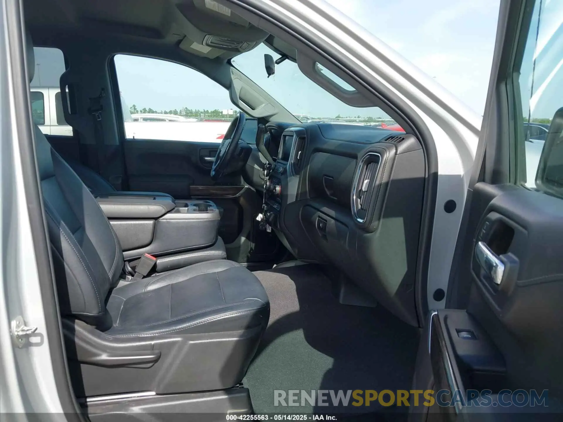 5 Photograph of a damaged car 1GCUYDED8KZ161417 CHEVROLET SILVERADO 1500 2019