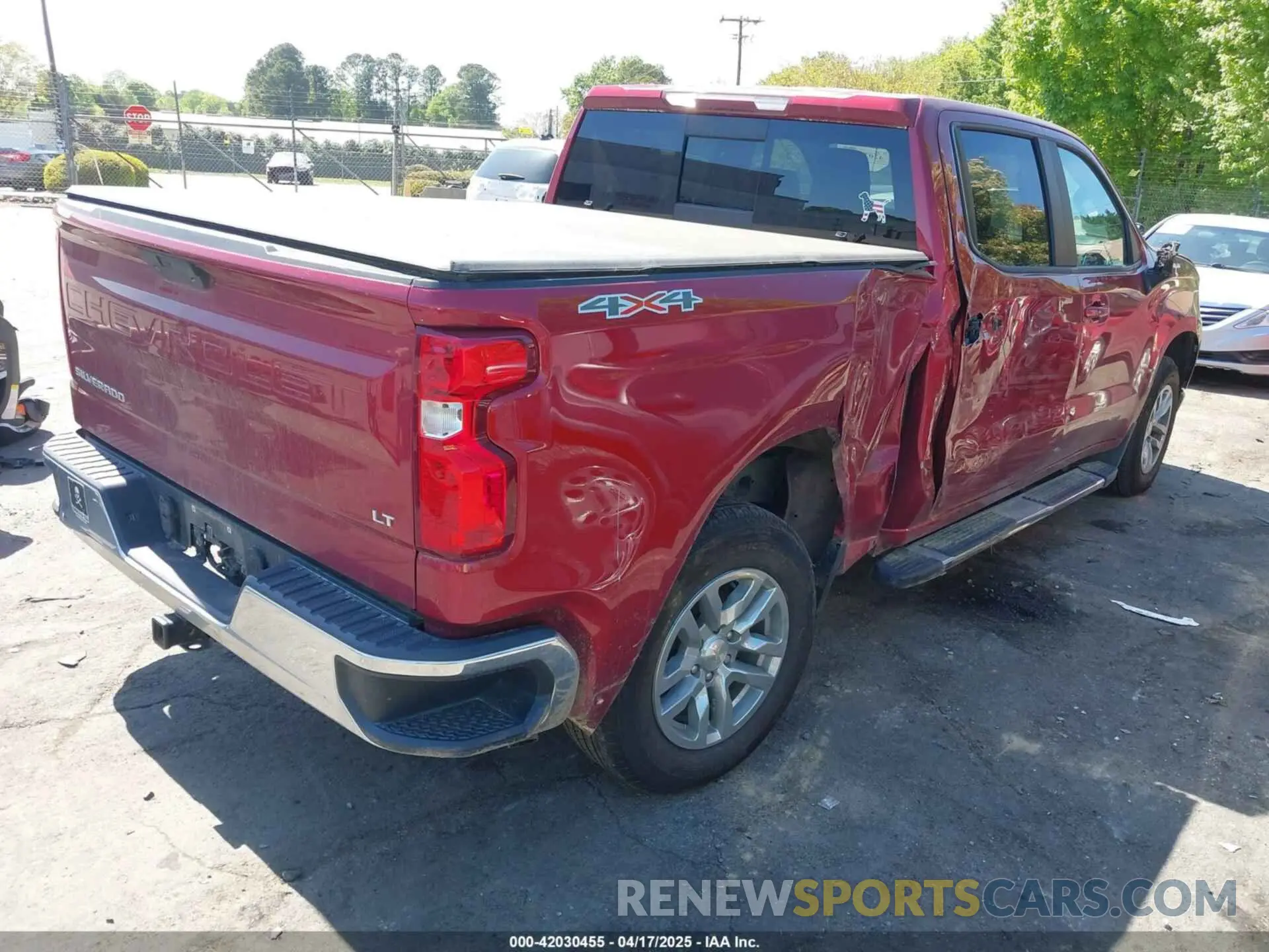 4 Photograph of a damaged car 1GCUYDEDXKZ218023 CHEVROLET SILVERADO 1500 2019