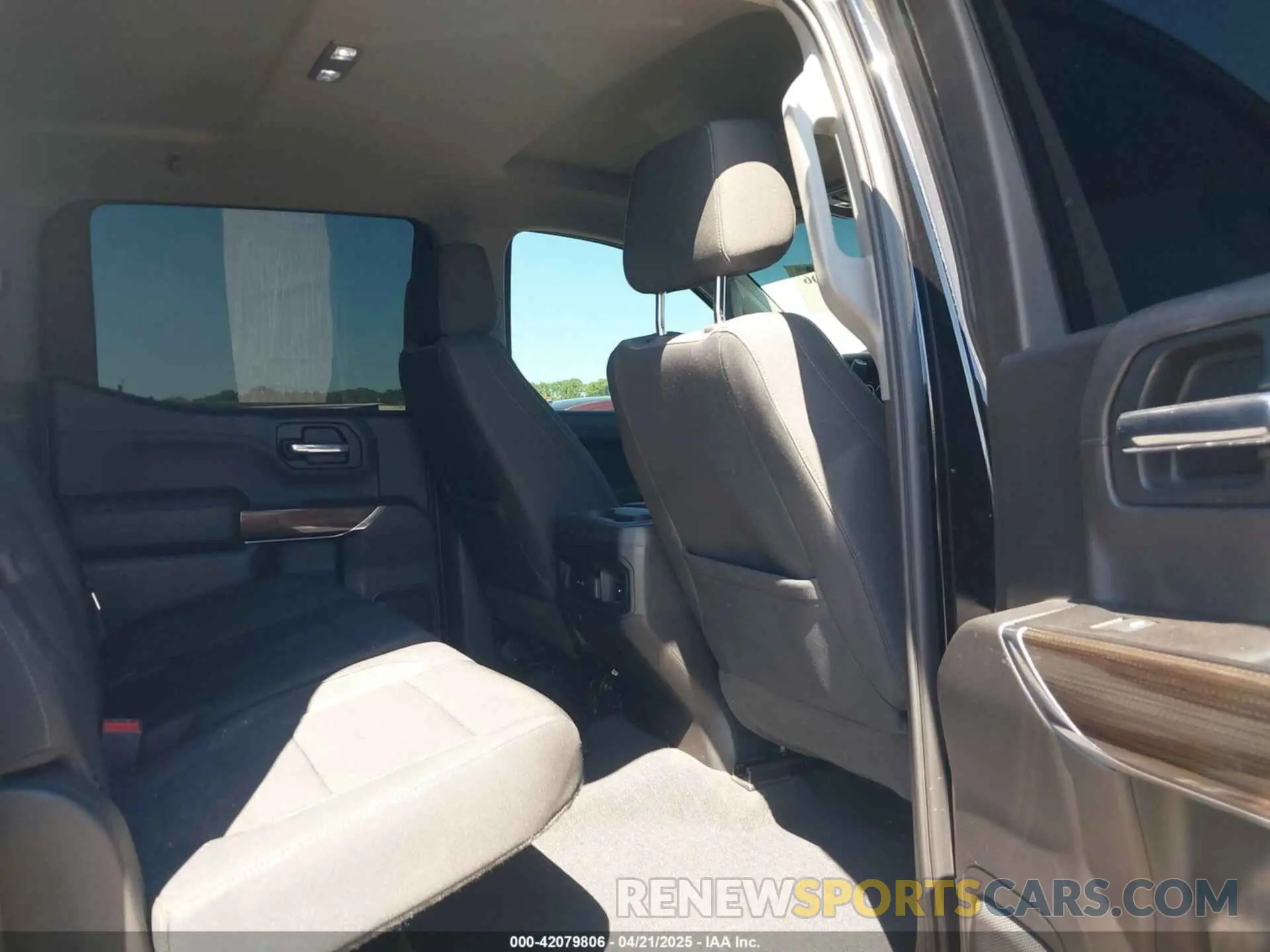 8 Photograph of a damaged car 1GCUYEED0KZ126568 CHEVROLET SILVERADO 1500 2019