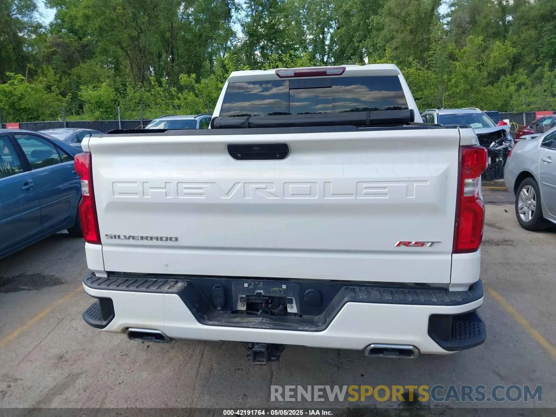 16 Photograph of a damaged car 1GCUYEED2KZ264502 CHEVROLET SILVERADO 1500 2019