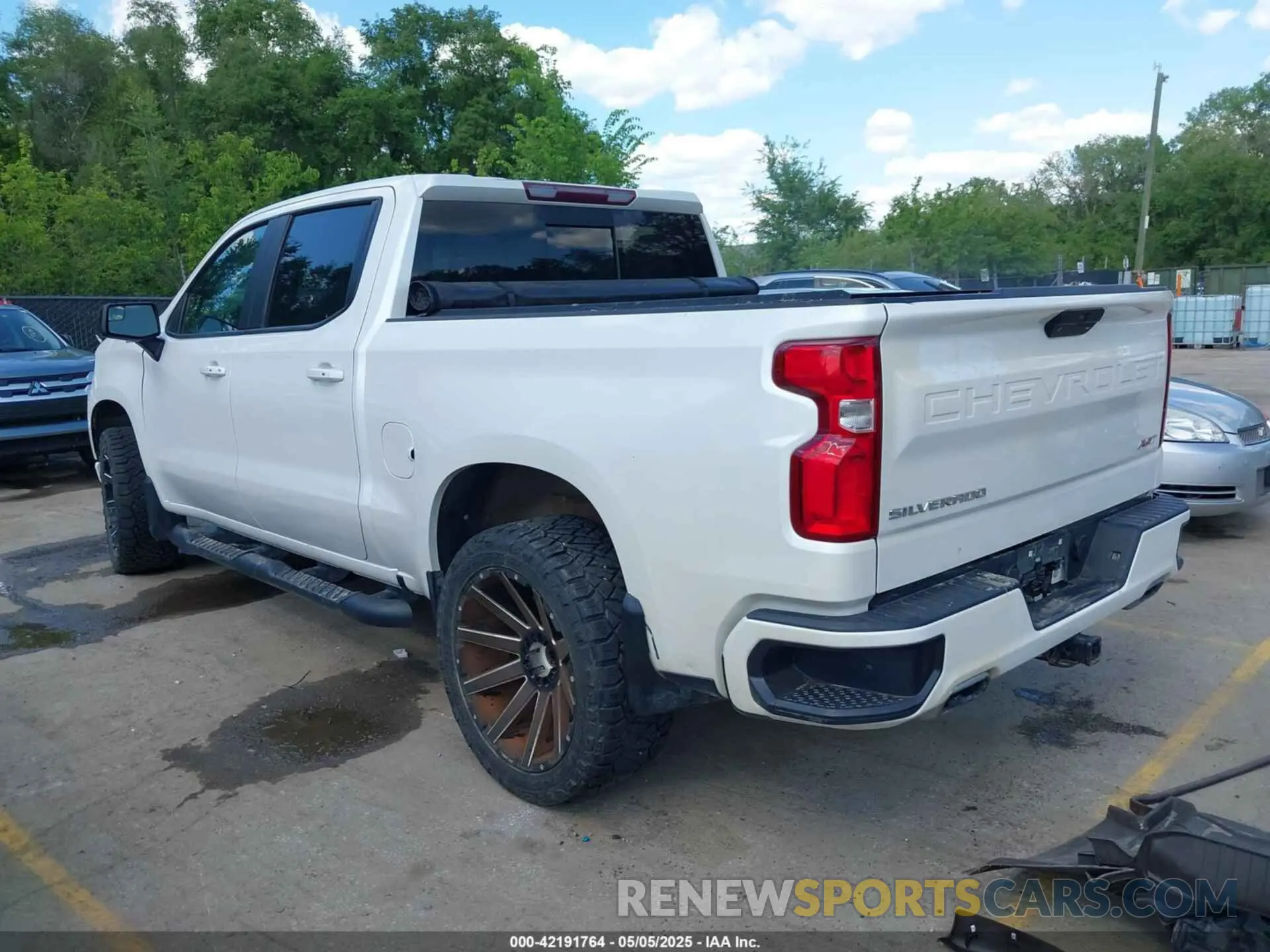 3 Photograph of a damaged car 1GCUYEED2KZ264502 CHEVROLET SILVERADO 1500 2019