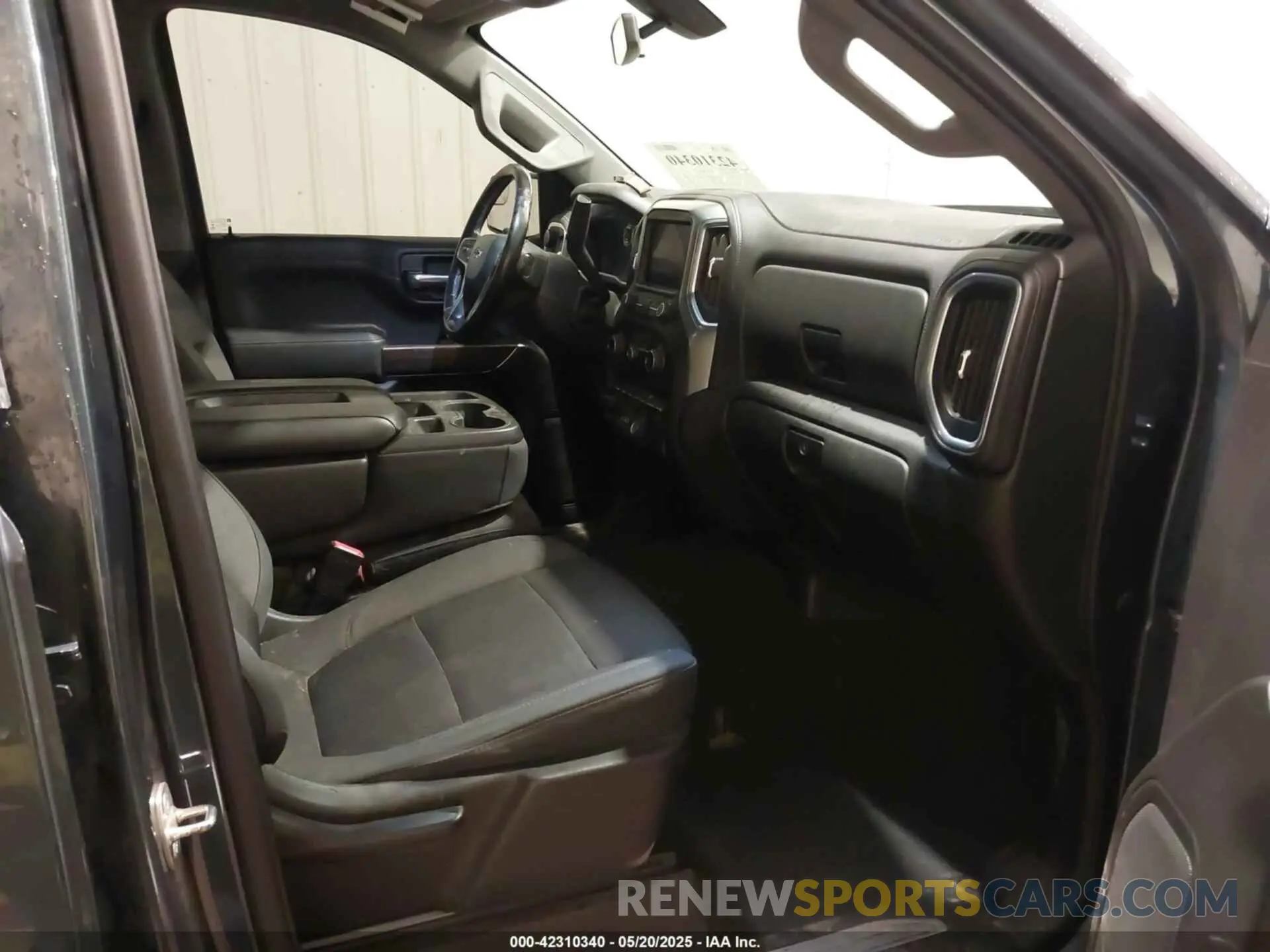 5 Photograph of a damaged car 1GCUYEED4KZ366951 CHEVROLET SILVERADO 1500 2019