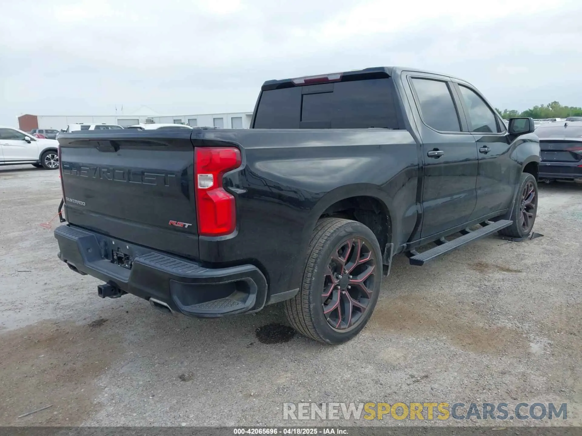 4 Photograph of a damaged car 1GCUYEED8KZ350350 CHEVROLET SILVERADO 1500 2019