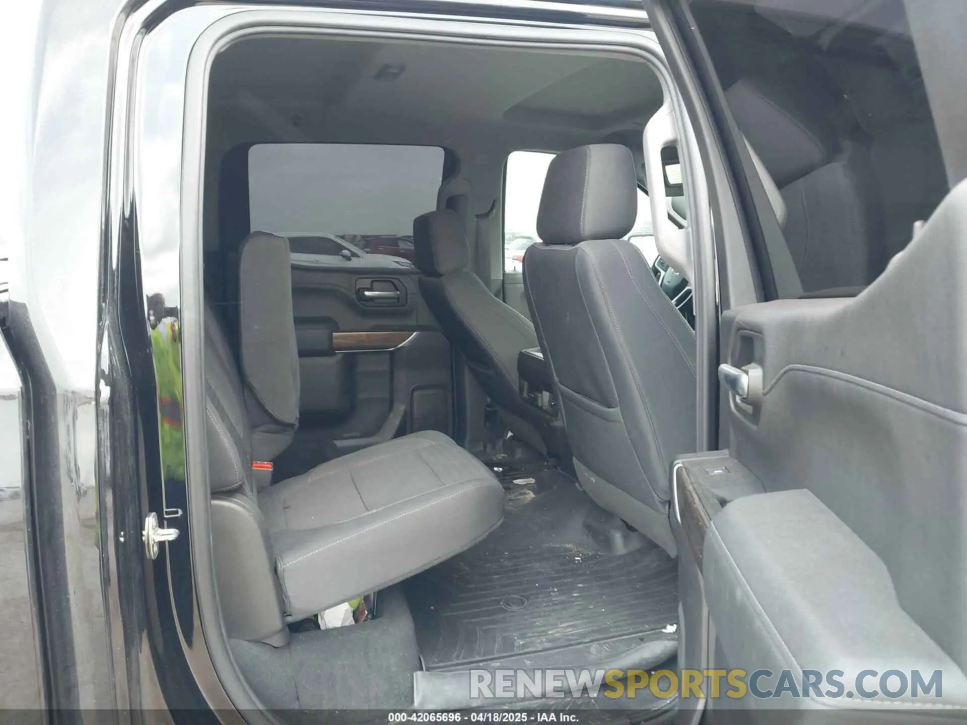 8 Photograph of a damaged car 1GCUYEED8KZ350350 CHEVROLET SILVERADO 1500 2019