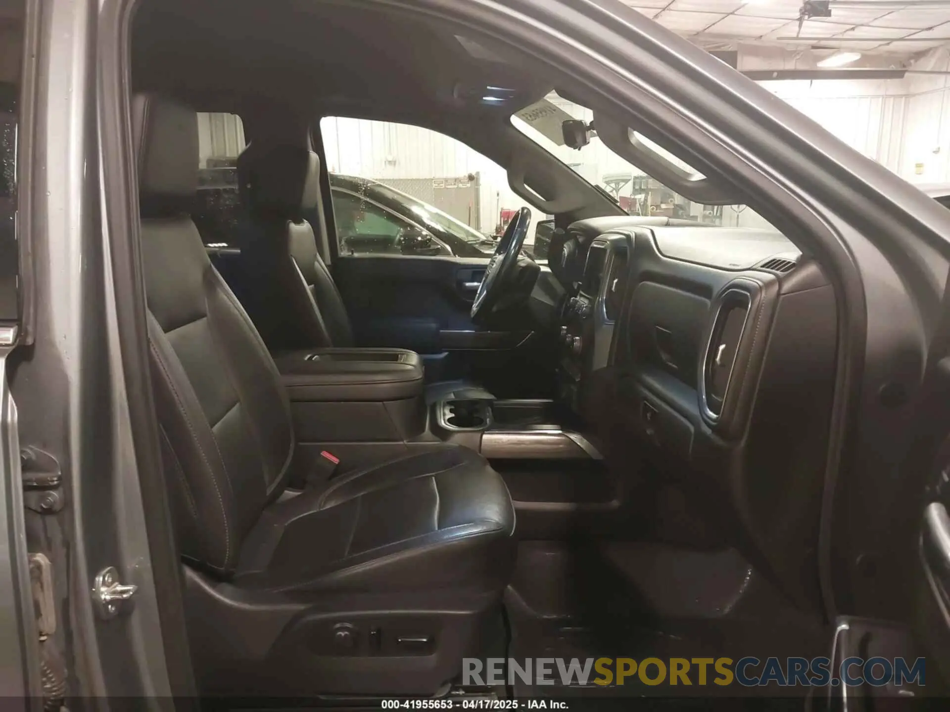 5 Photograph of a damaged car 1GCUYGED2KZ334639 CHEVROLET SILVERADO 1500 2019