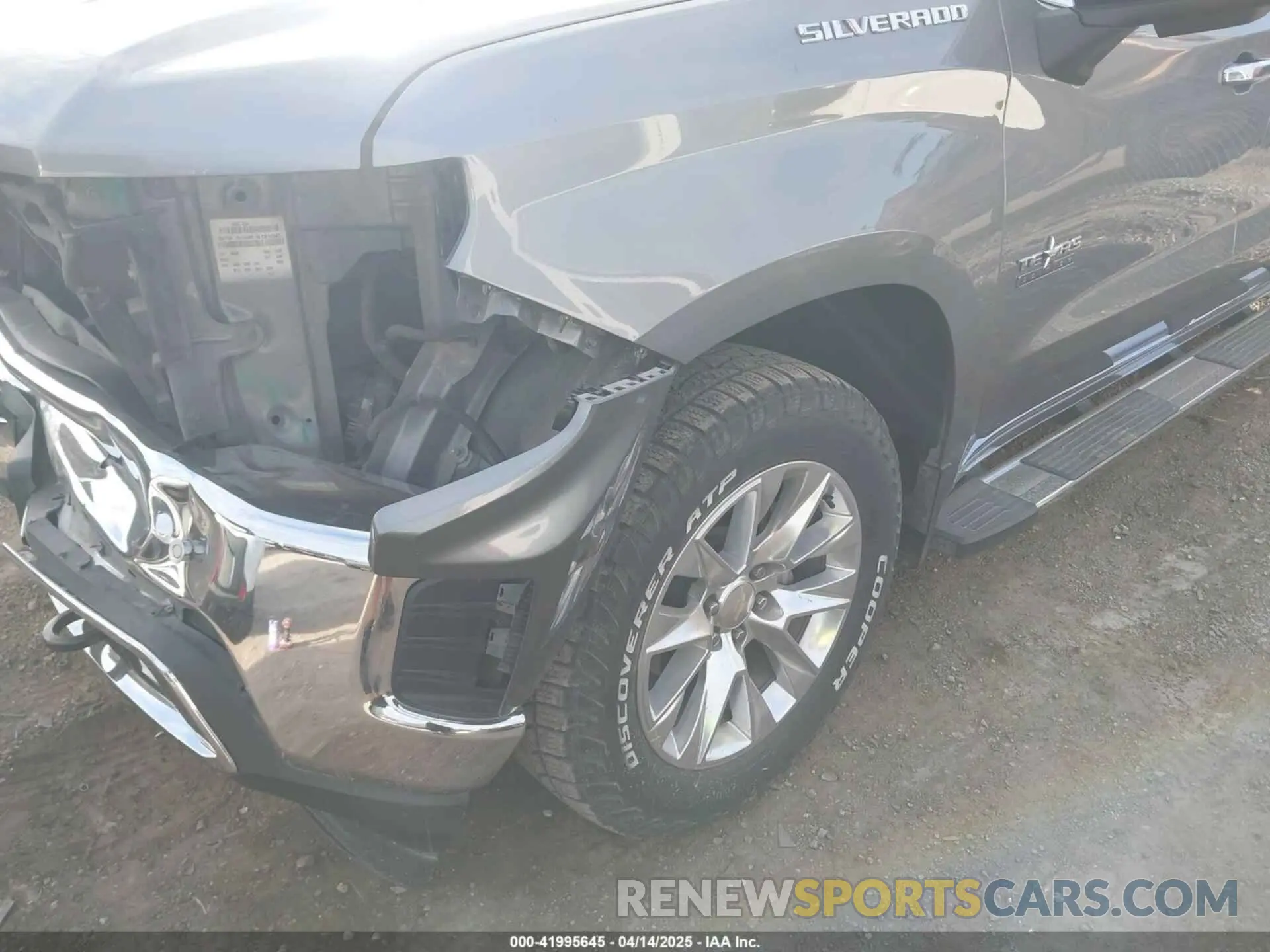 17 Photograph of a damaged car 1GCUYGEL9KZ166327 CHEVROLET SILVERADO 1500 2019