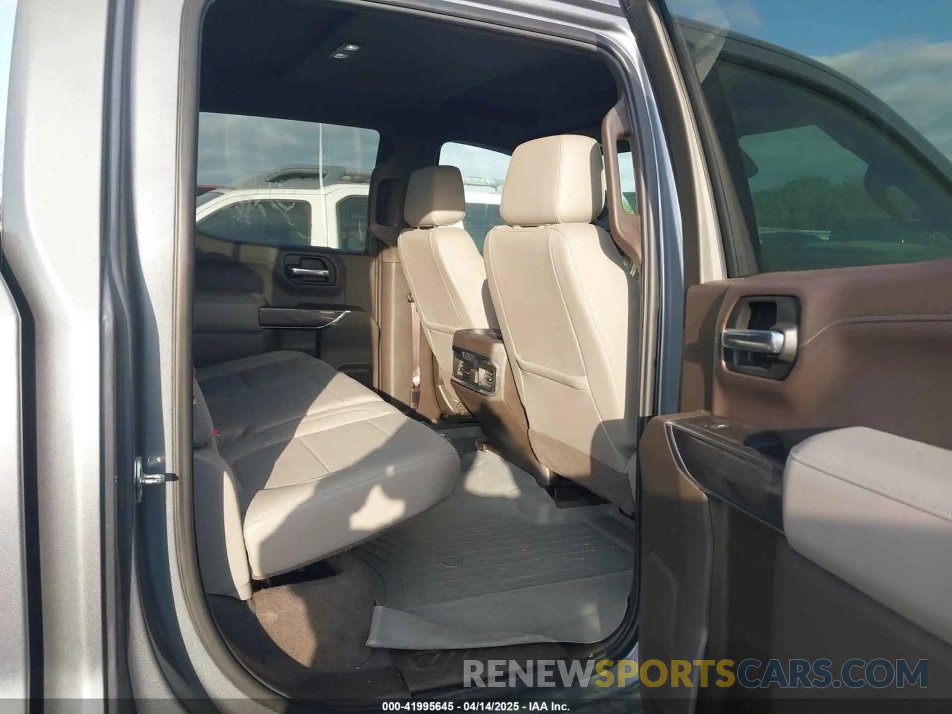 8 Photograph of a damaged car 1GCUYGEL9KZ166327 CHEVROLET SILVERADO 1500 2019