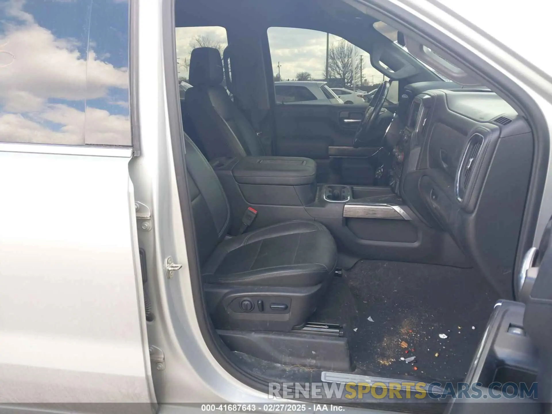 5 Photograph of a damaged car 1GCUYGELXKZ154980 CHEVROLET SILVERADO 1500 2019
