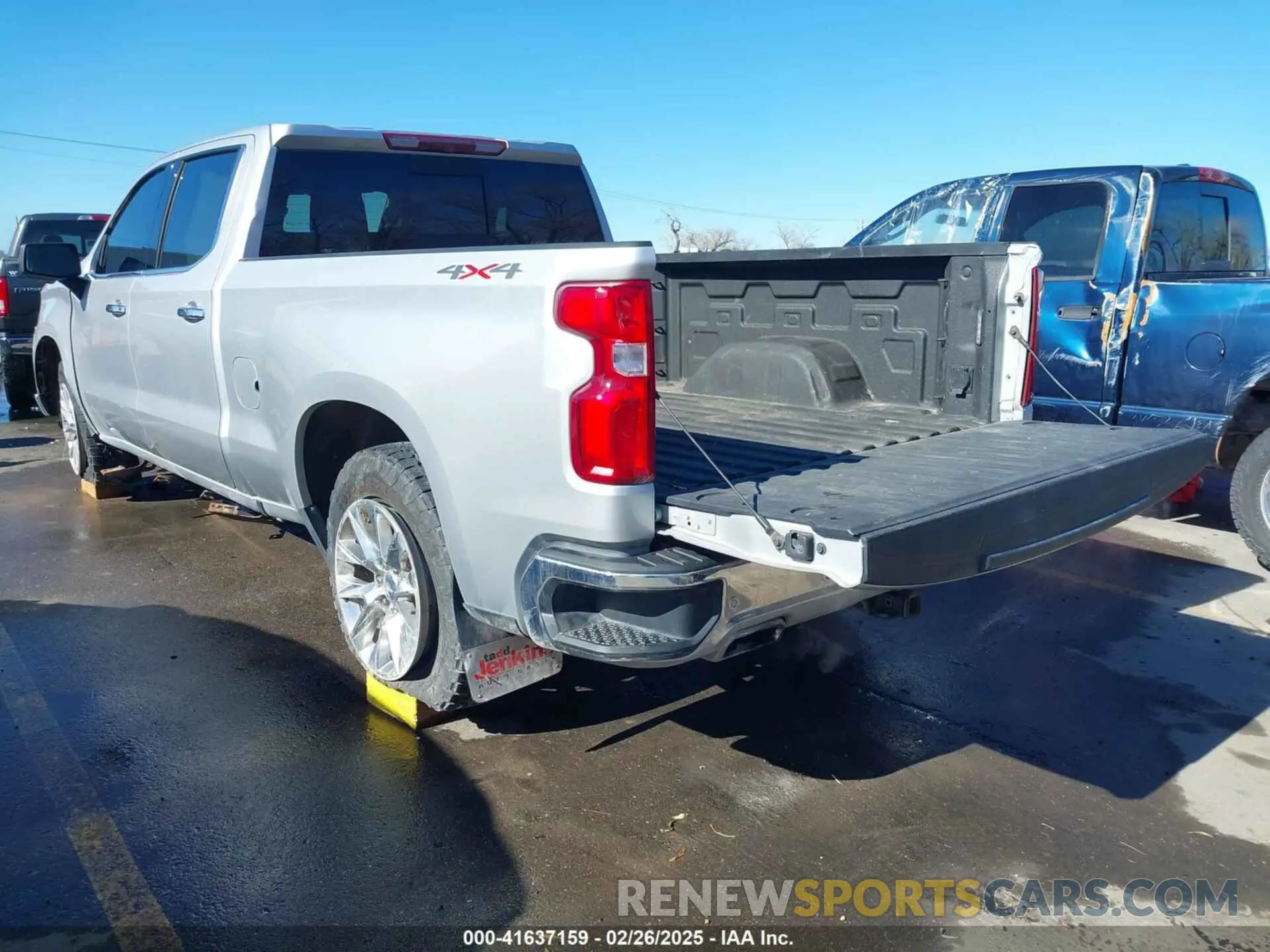 3 Photograph of a damaged car 1GCUYGELXKZ260586 CHEVROLET SILVERADO 1500 2019