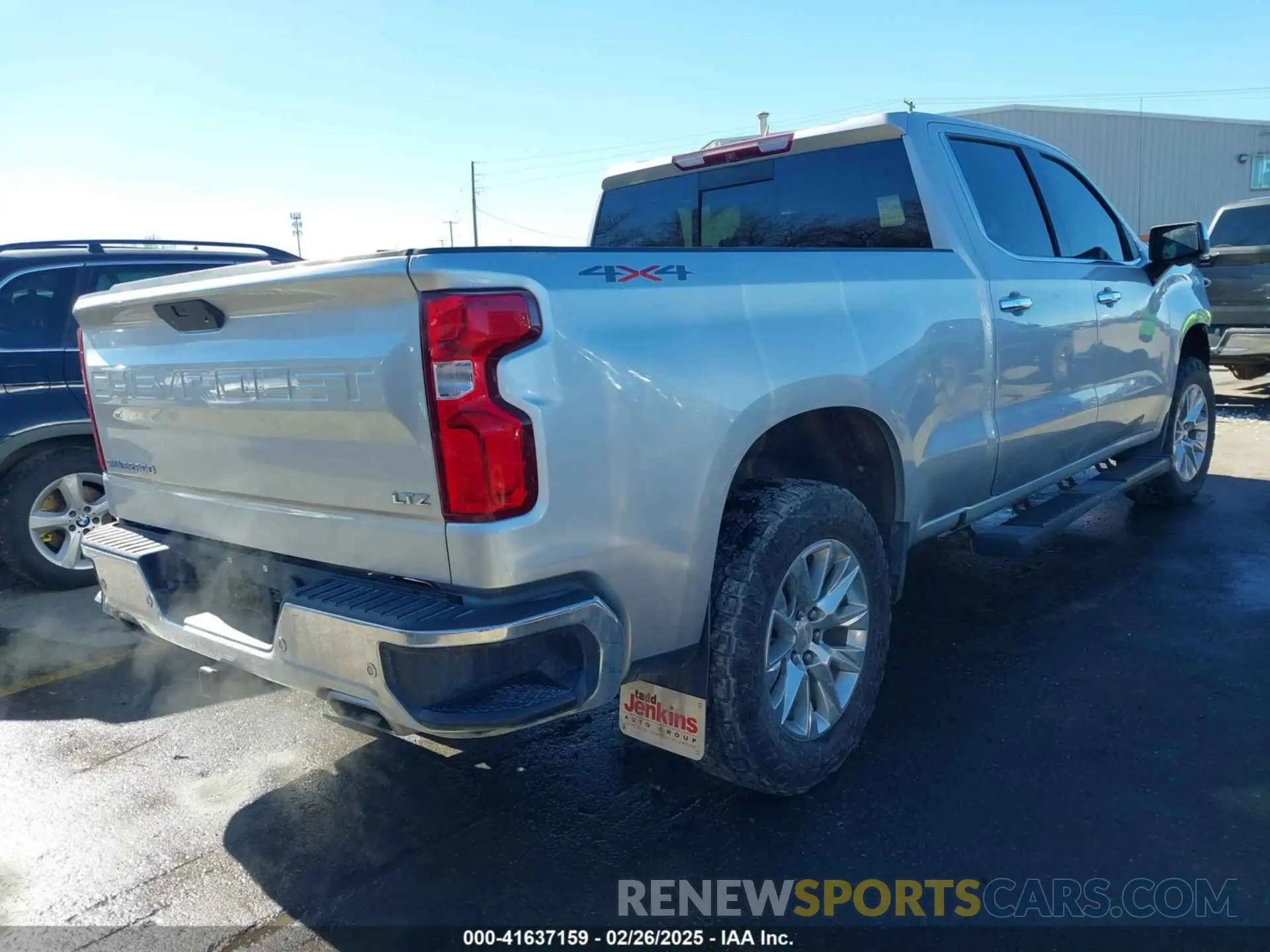 4 Photograph of a damaged car 1GCUYGELXKZ260586 CHEVROLET SILVERADO 1500 2019