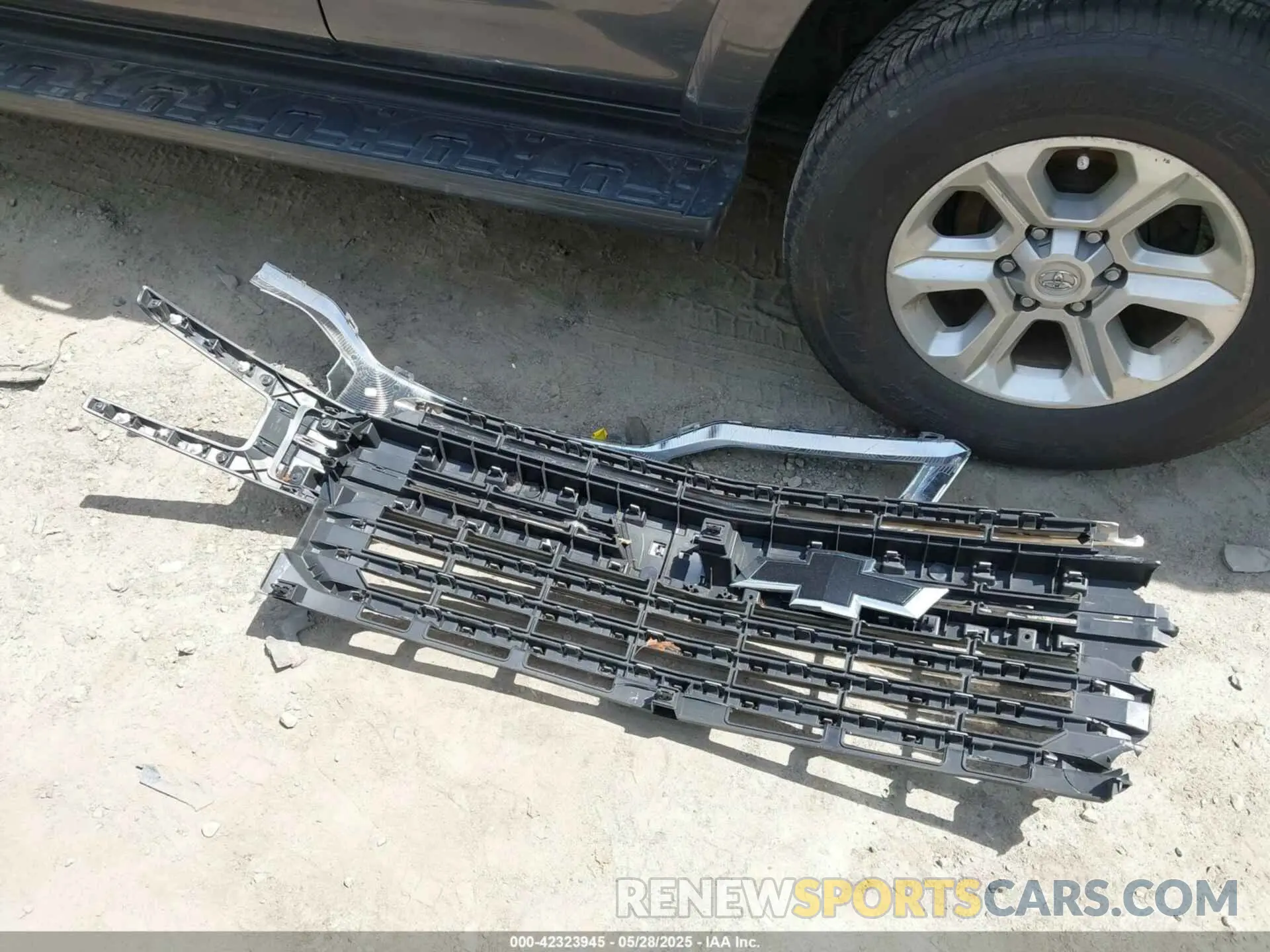 12 Photograph of a damaged car 1GCUYHED0KZ264399 CHEVROLET SILVERADO 1500 2019