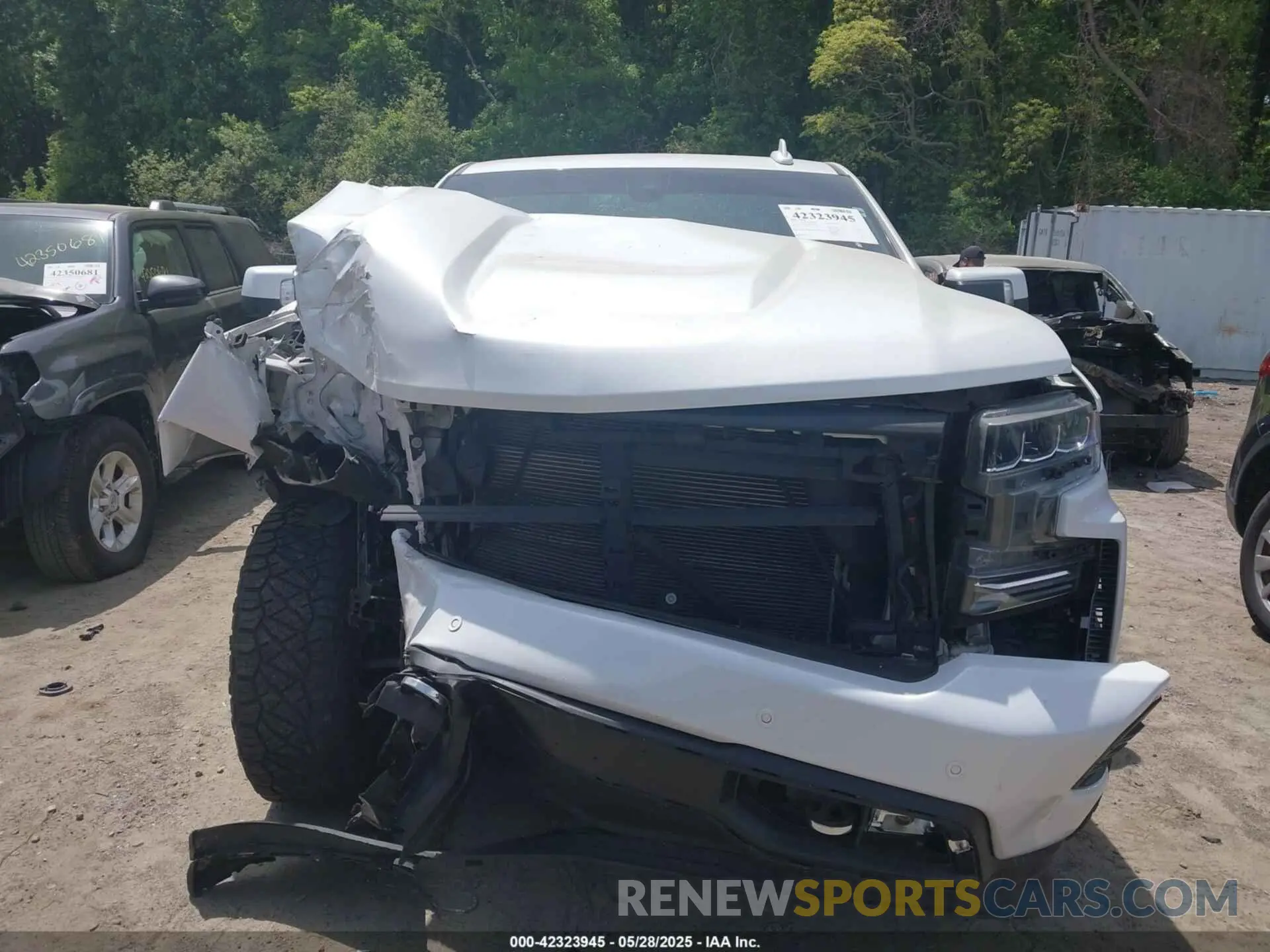 13 Photograph of a damaged car 1GCUYHED0KZ264399 CHEVROLET SILVERADO 1500 2019