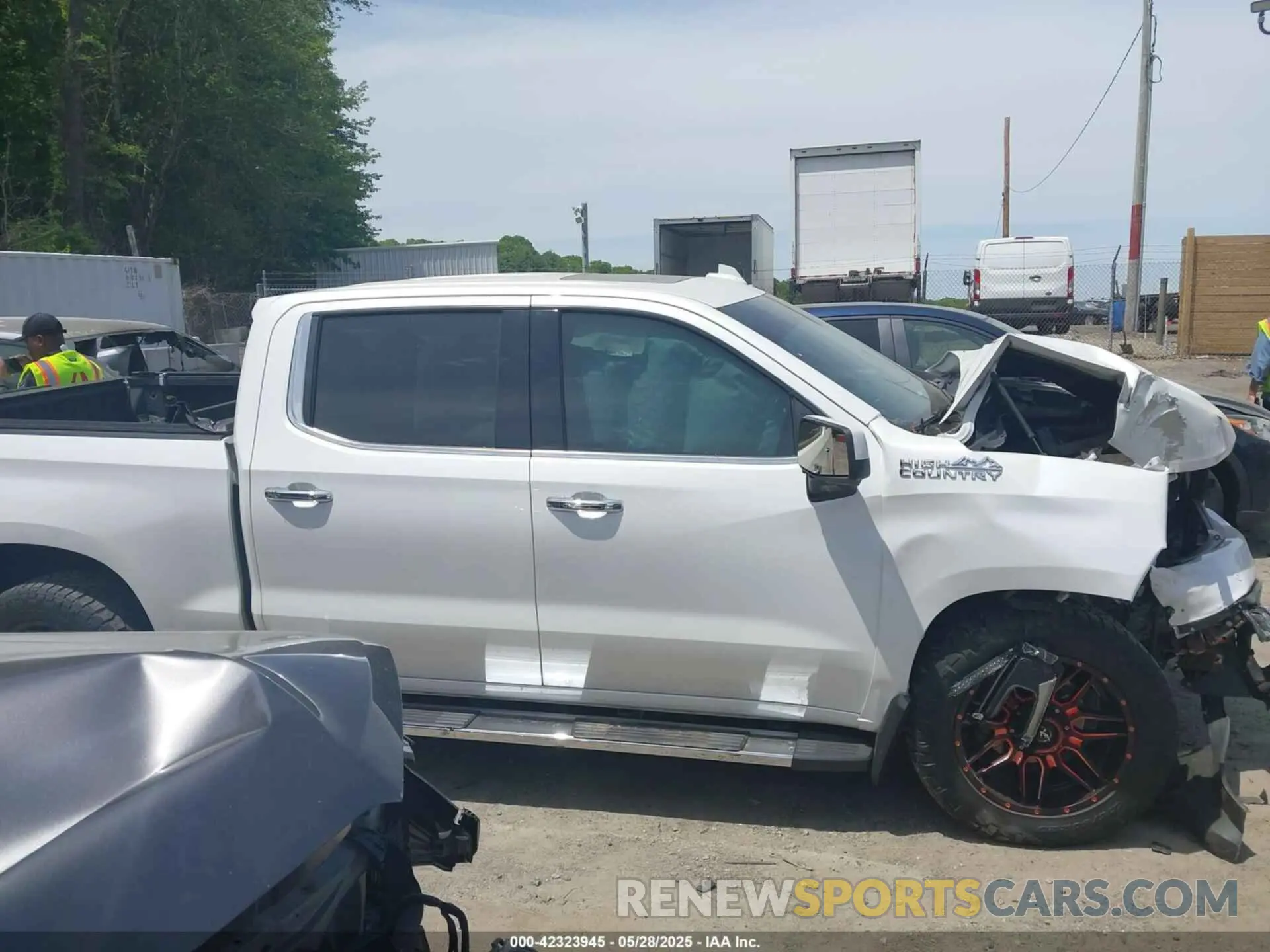 14 Photograph of a damaged car 1GCUYHED0KZ264399 CHEVROLET SILVERADO 1500 2019