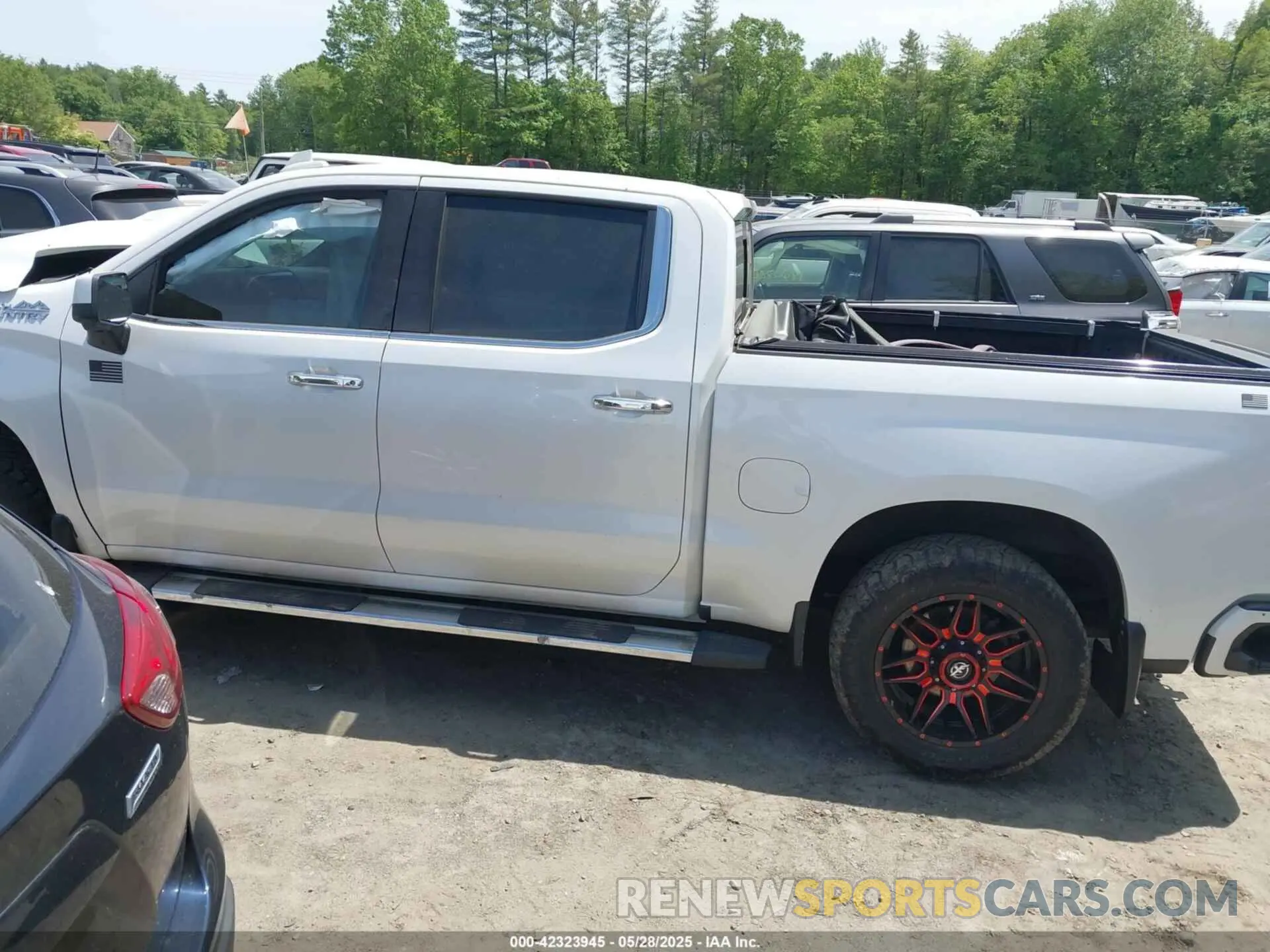 15 Photograph of a damaged car 1GCUYHED0KZ264399 CHEVROLET SILVERADO 1500 2019