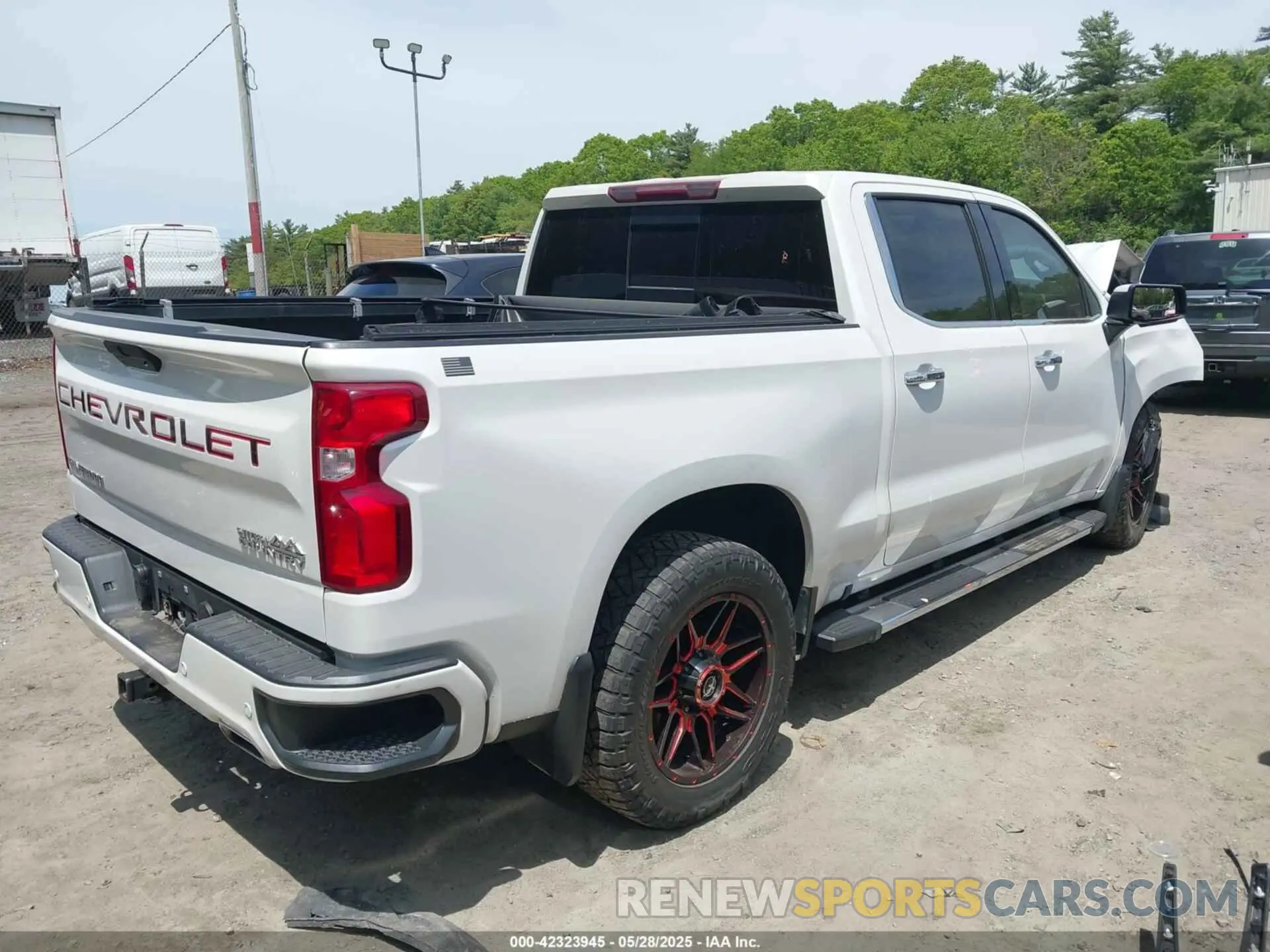 4 Photograph of a damaged car 1GCUYHED0KZ264399 CHEVROLET SILVERADO 1500 2019