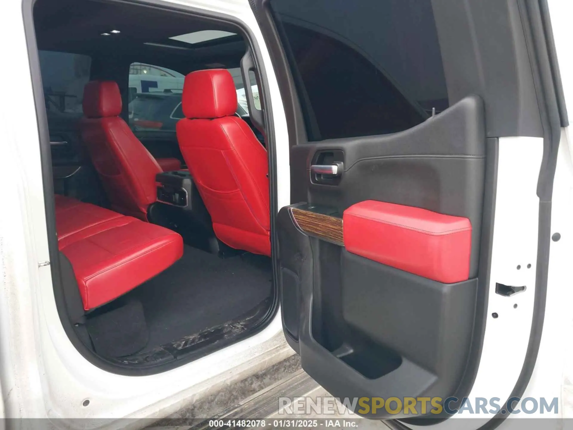 8 Photograph of a damaged car 1GCUYHEL5KZ264423 CHEVROLET SILVERADO 1500 2019