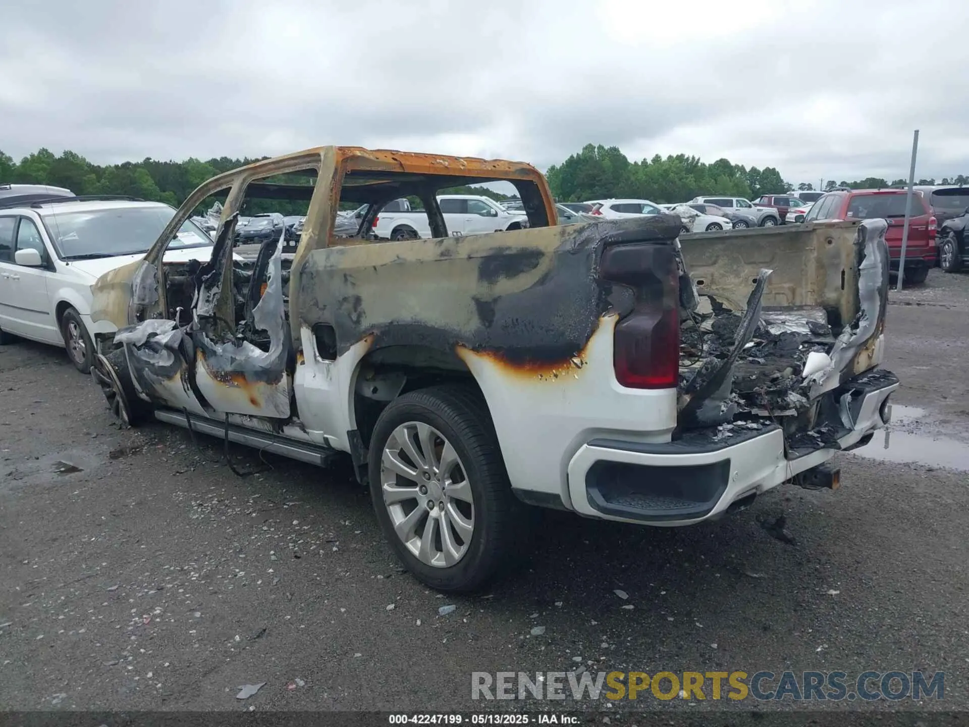 3 Photograph of a damaged car 1GCUYHEL8KZ225924 CHEVROLET SILVERADO 1500 2019