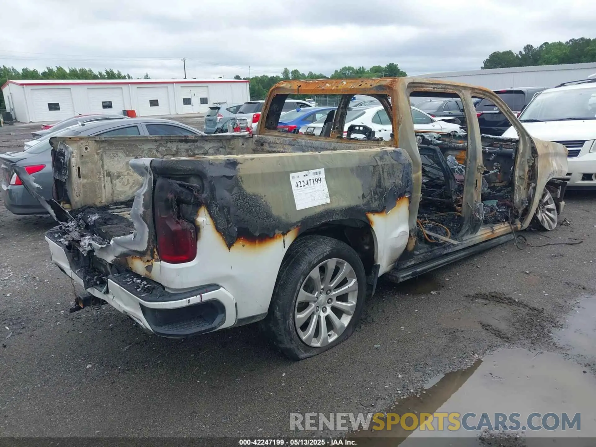 4 Photograph of a damaged car 1GCUYHEL8KZ225924 CHEVROLET SILVERADO 1500 2019