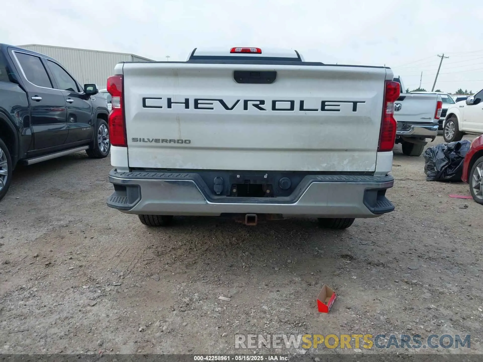 16 Photograph of a damaged car 3GCNWAEF8KG252133 CHEVROLET SILVERADO 1500 2019
