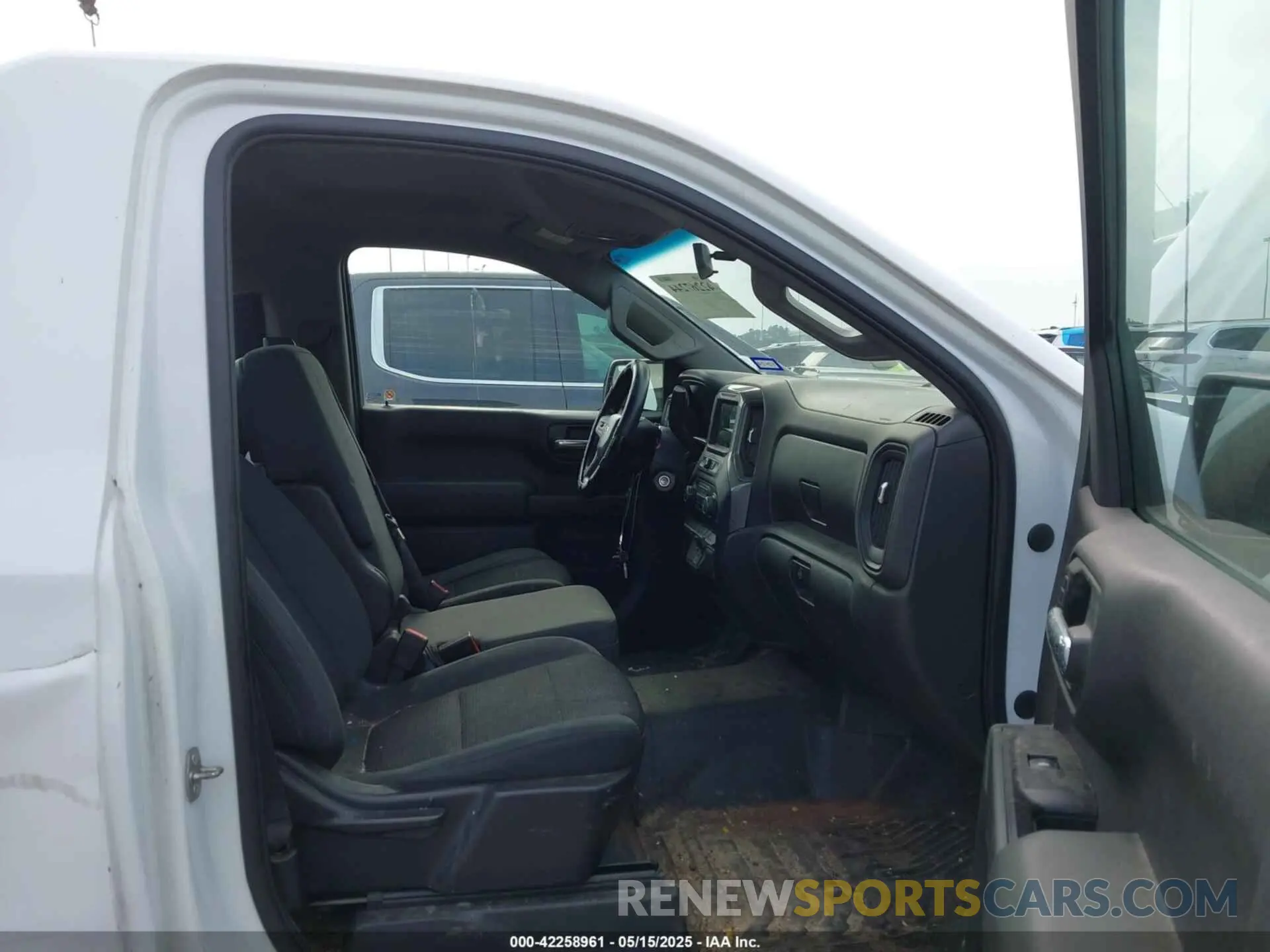 5 Photograph of a damaged car 3GCNWAEF8KG252133 CHEVROLET SILVERADO 1500 2019