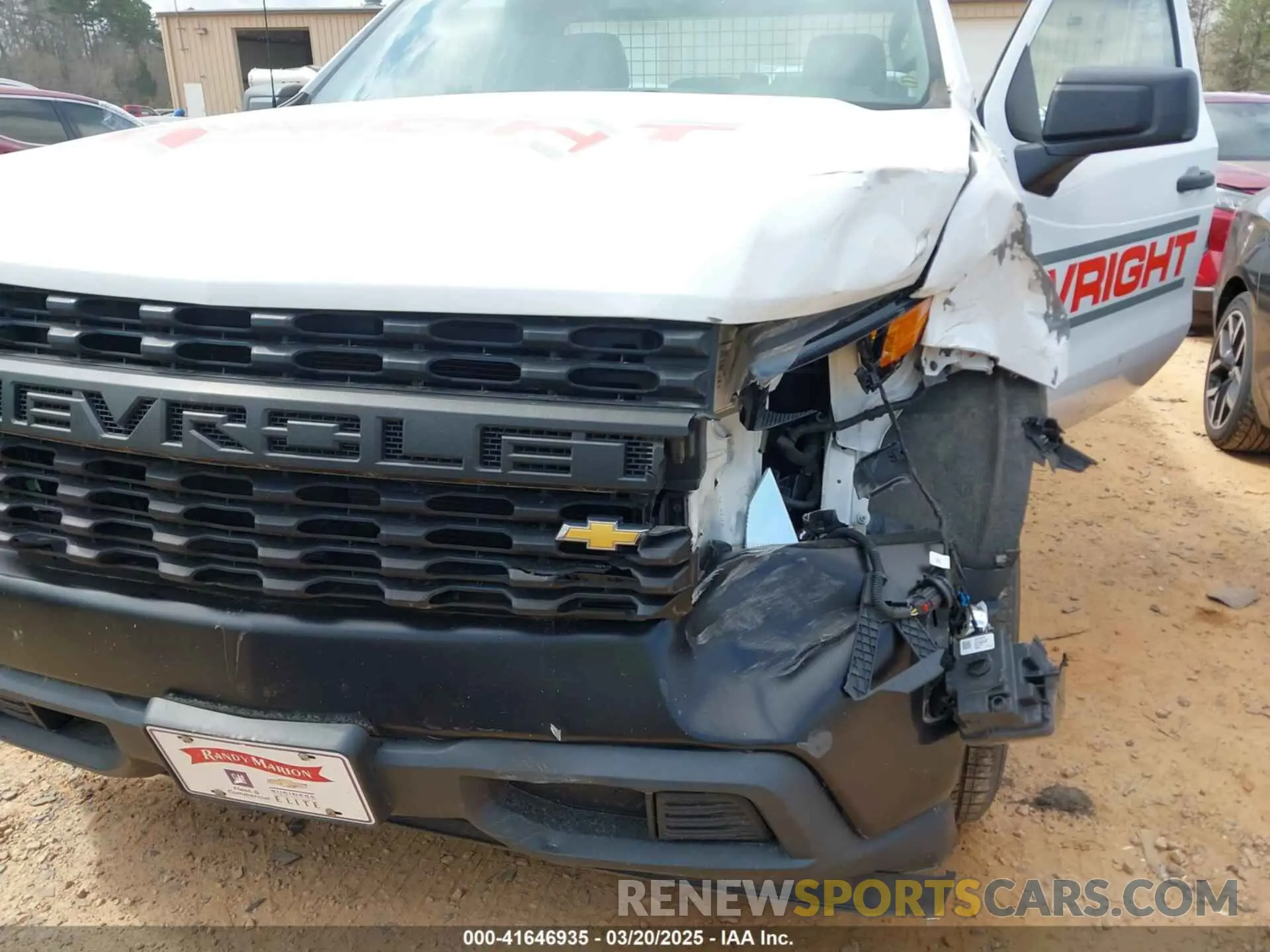 18 Photograph of a damaged car 3GCNWAEH0KG212727 CHEVROLET SILVERADO 1500 2019