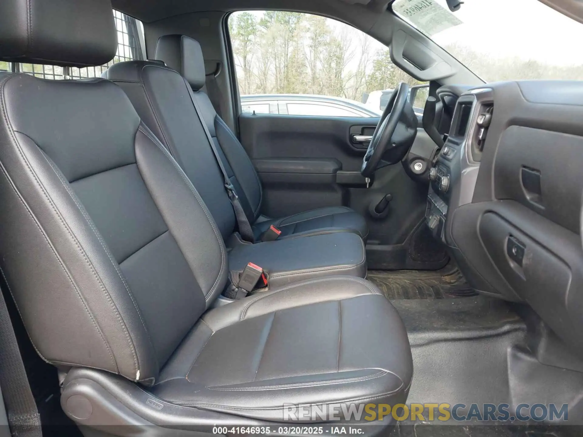 5 Photograph of a damaged car 3GCNWAEH0KG212727 CHEVROLET SILVERADO 1500 2019