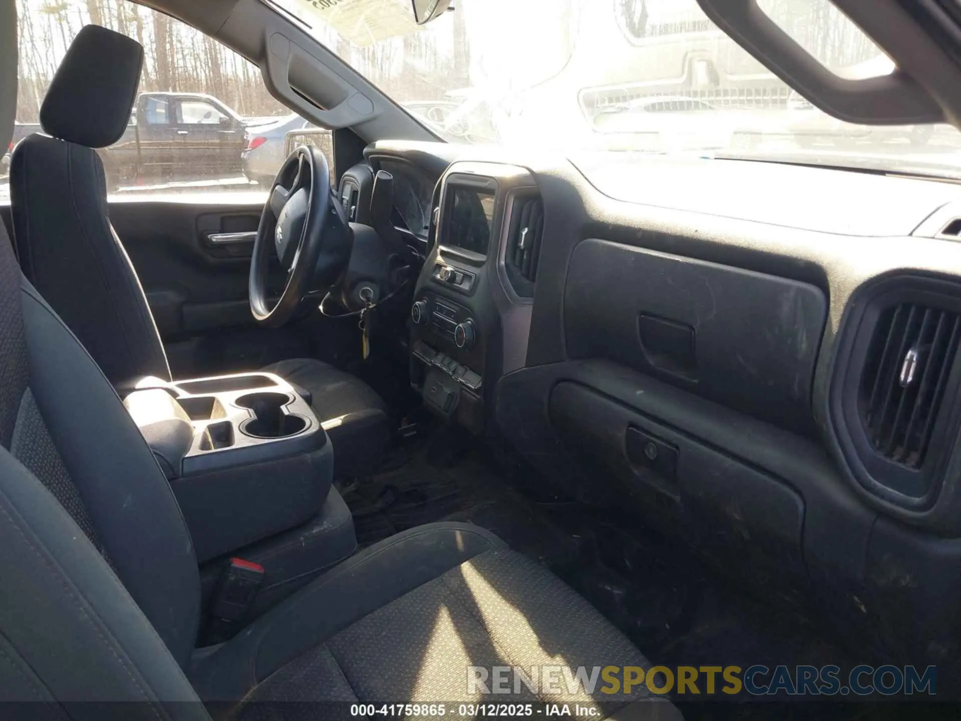 5 Photograph of a damaged car 3GCNWAEH9KG237030 CHEVROLET SILVERADO 1500 2019