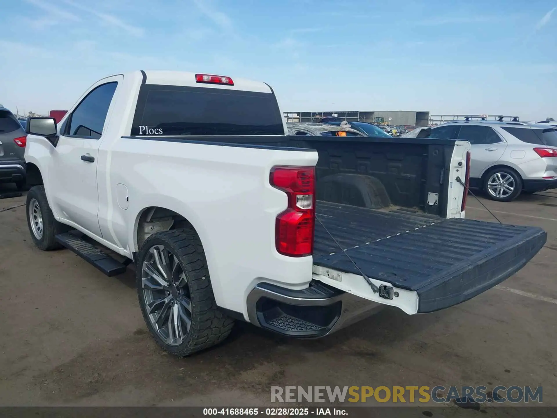3 Photograph of a damaged car 3GCNWAEHXKG268576 CHEVROLET SILVERADO 1500 2019