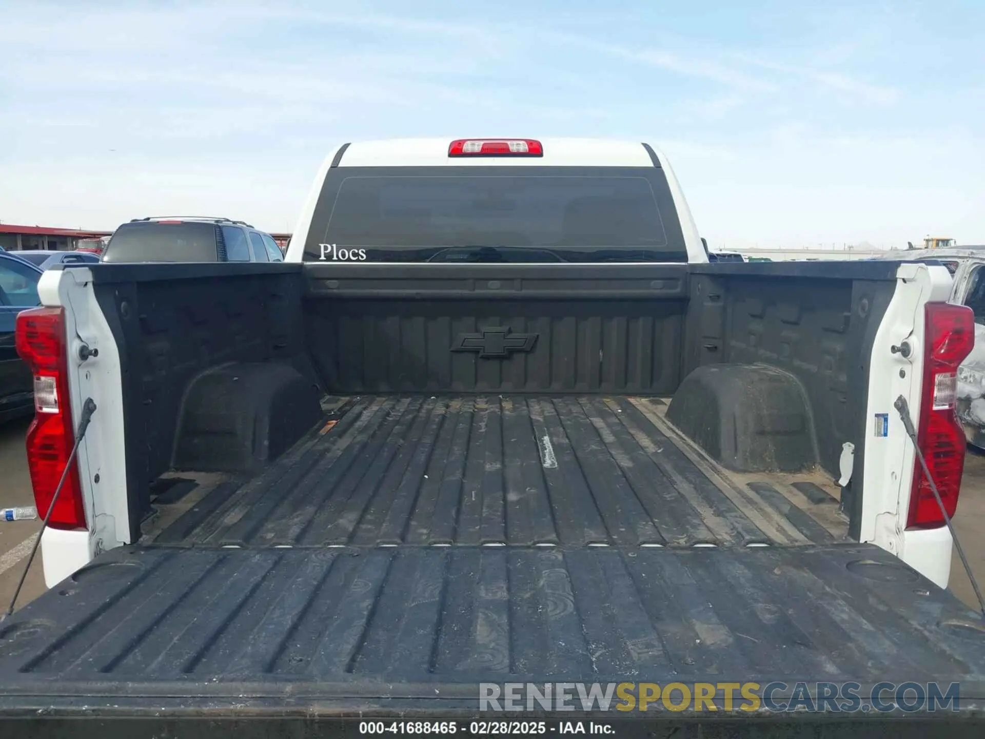 8 Photograph of a damaged car 3GCNWAEHXKG268576 CHEVROLET SILVERADO 1500 2019
