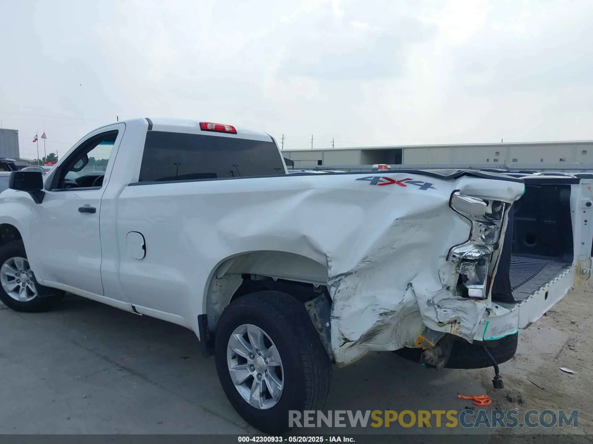 18 Photograph of a damaged car 3GCNYAEH2KG172130 CHEVROLET SILVERADO 1500 2019