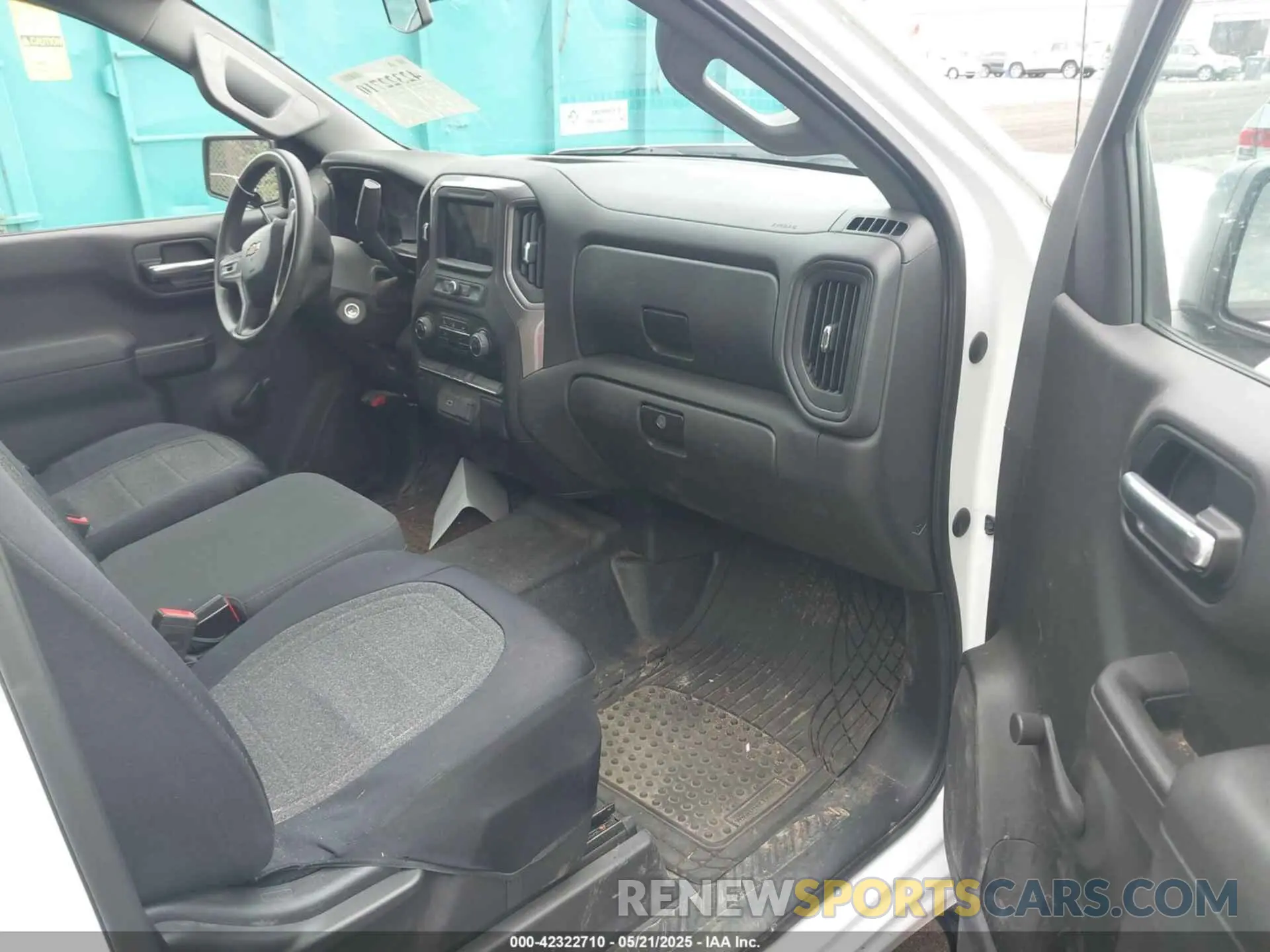 5 Photograph of a damaged car 3GCNYAEH9KG199986 CHEVROLET SILVERADO 1500 2019