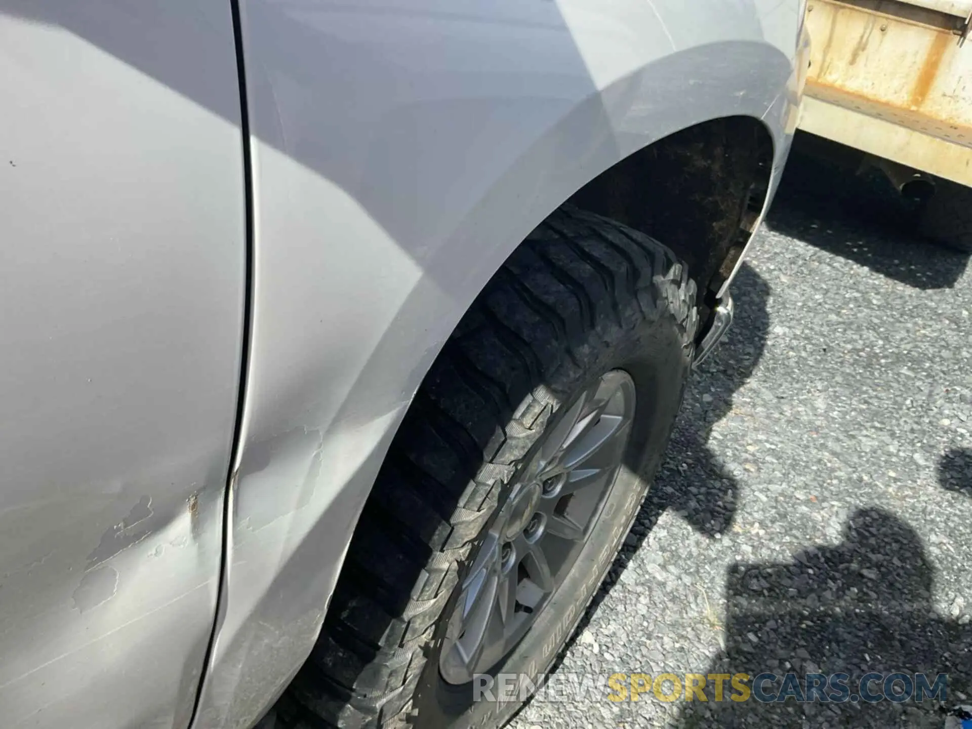 16 Photograph of a damaged car 3GCNYAEHXKG307807 CHEVROLET SILVERADO 1500 2019