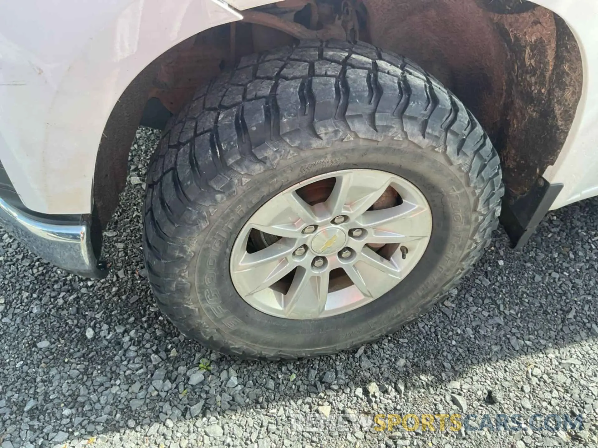 3 Photograph of a damaged car 3GCNYAEHXKG307807 CHEVROLET SILVERADO 1500 2019