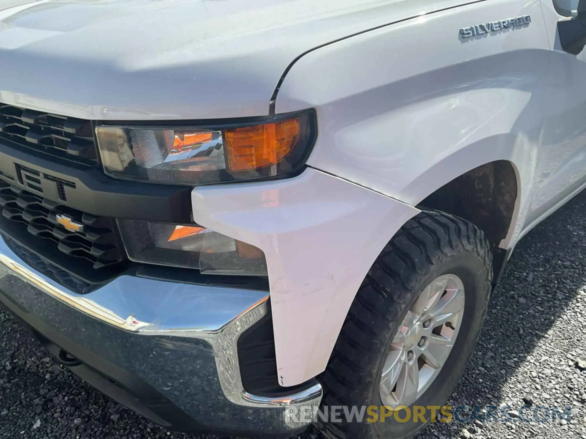 5 Photograph of a damaged car 3GCNYAEHXKG307807 CHEVROLET SILVERADO 1500 2019