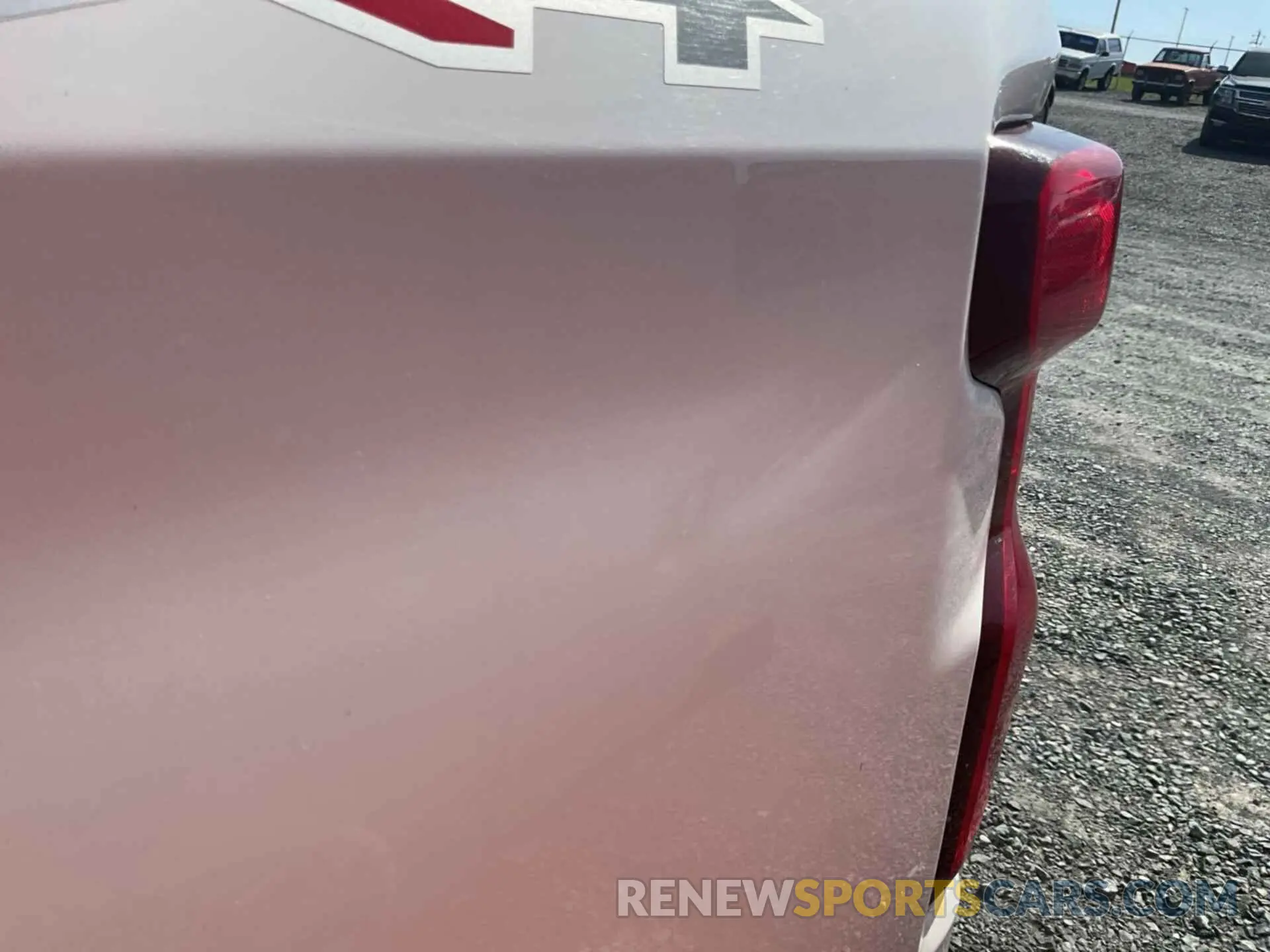 7 Photograph of a damaged car 3GCNYAEHXKG307807 CHEVROLET SILVERADO 1500 2019