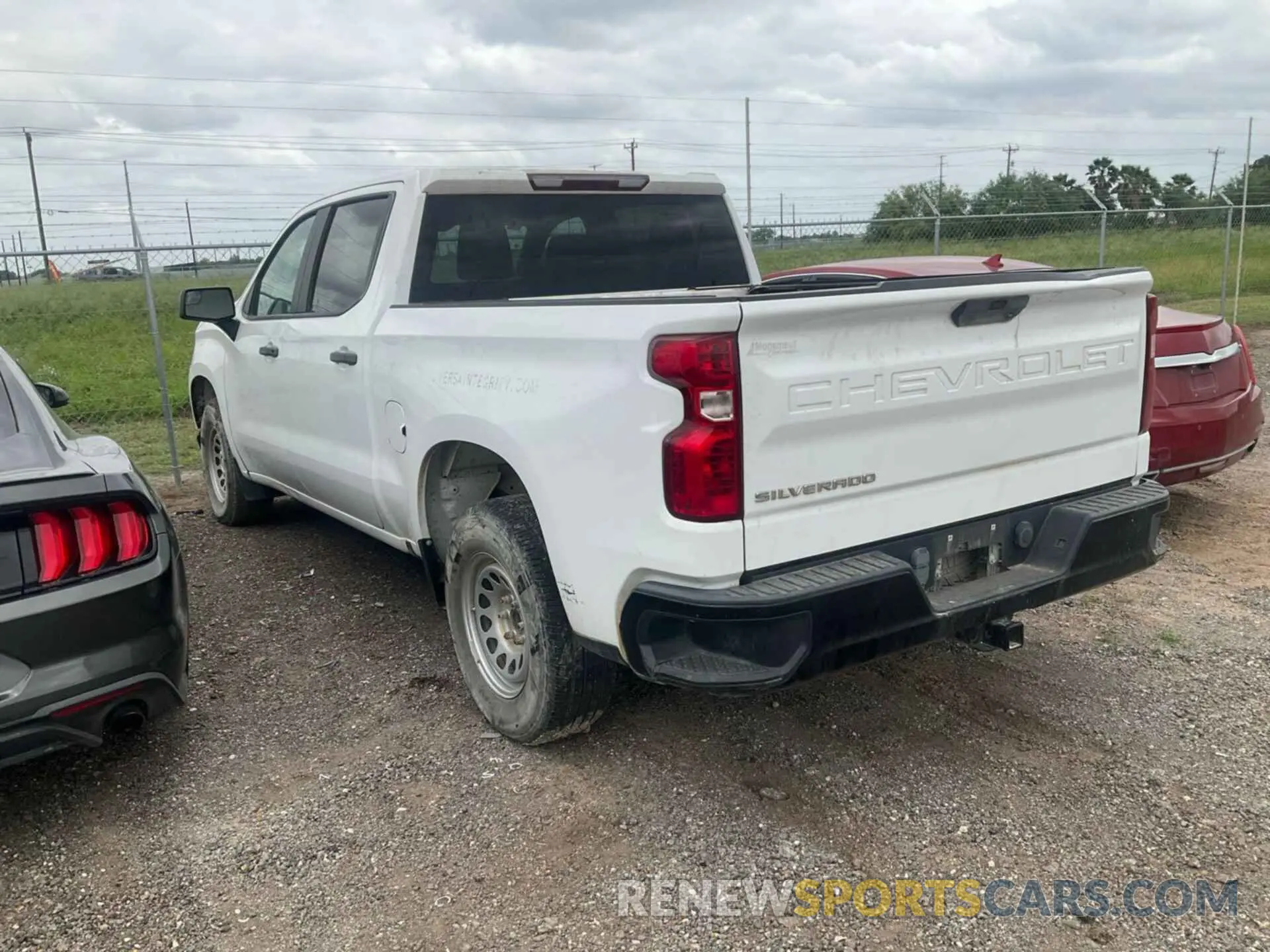 10 Photograph of a damaged car 3GCPWAEFXKG260856 CHEVROLET SILVERADO 1500 2019